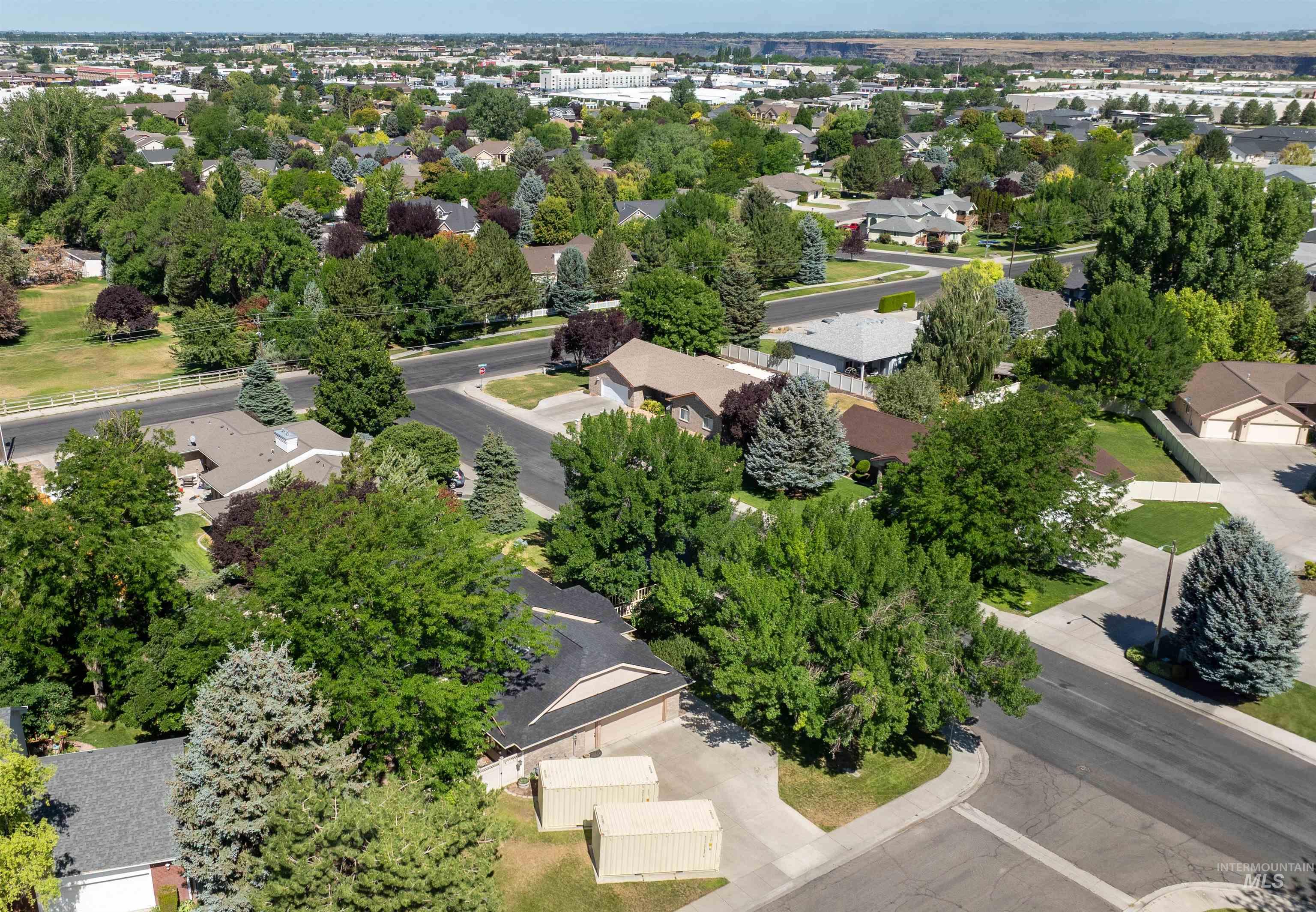 1840 Candleridge Dr, Twin Falls, Idaho 83301-0000, 3 Bedrooms, 2 Bathrooms, Residential For Sale, Price $450,000,MLS 98966782