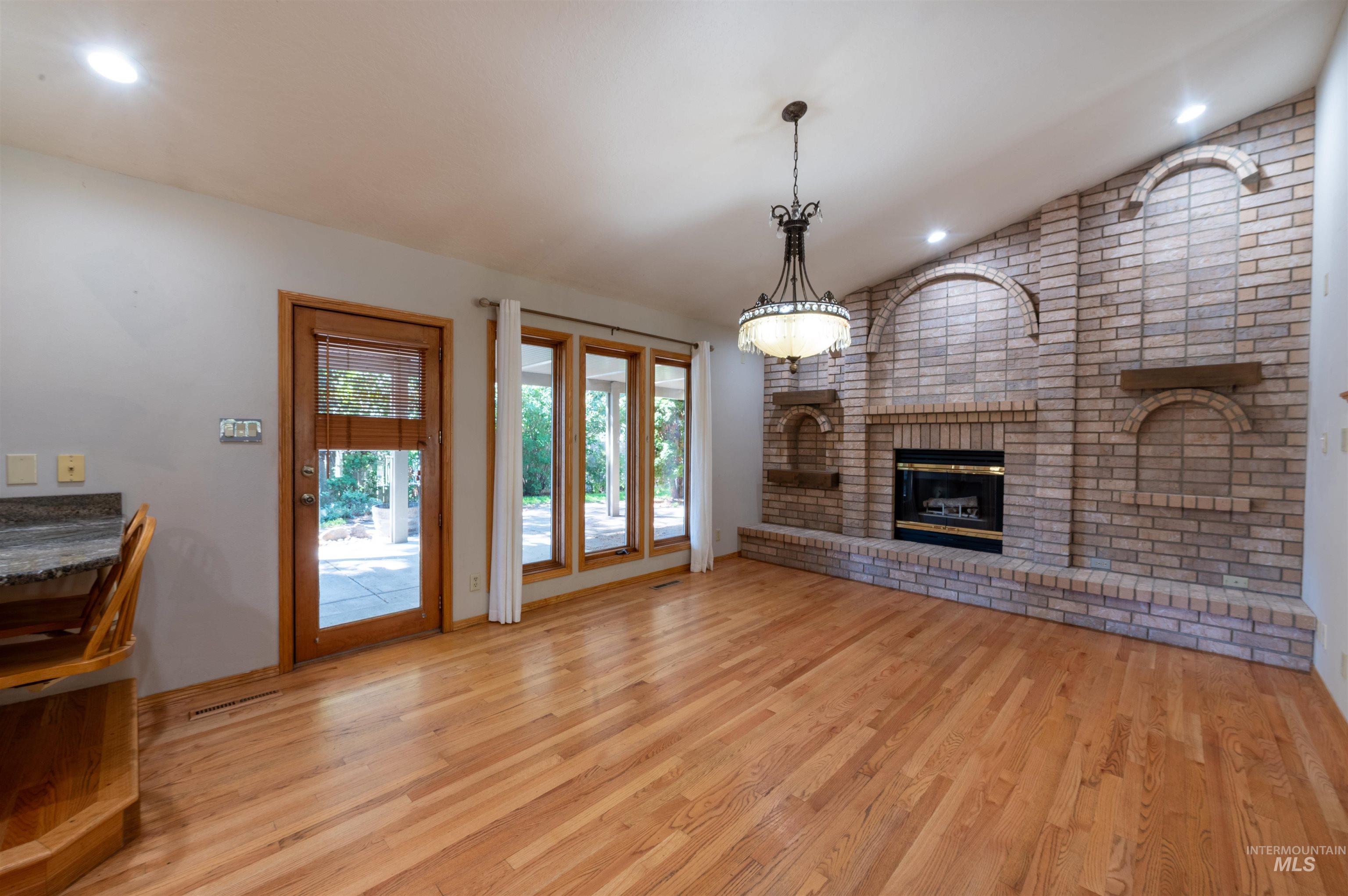 1840 Candleridge Dr, Twin Falls, Idaho 83301-0000, 3 Bedrooms, 2 Bathrooms, Residential For Sale, Price $450,000,MLS 98966782