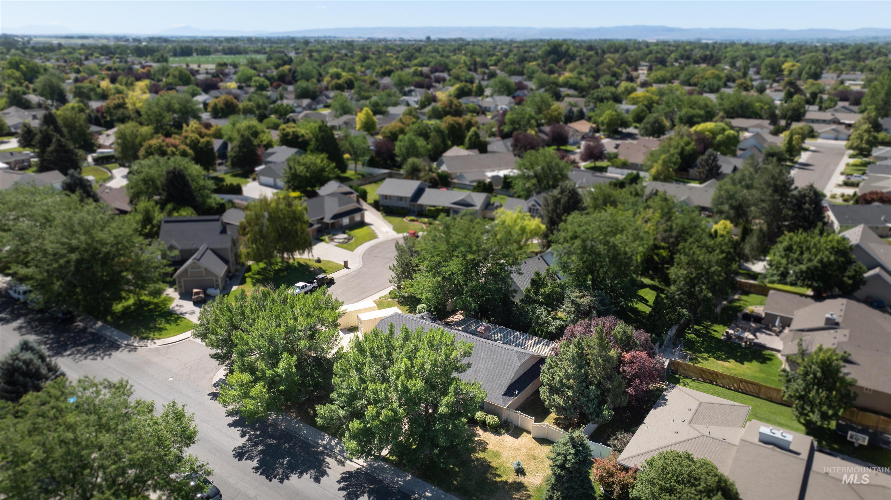 1840 Candleridge Dr, Twin Falls, Idaho 83301-0000, 3 Bedrooms, 2 Bathrooms, Residential For Sale, Price $450,000,MLS 98966782