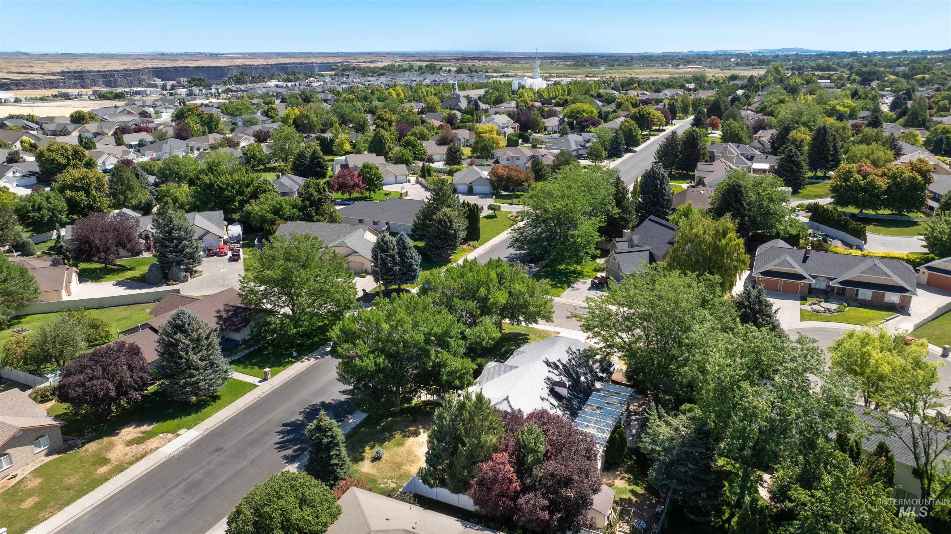 1840 Candleridge Dr, Twin Falls, Idaho 83301-0000, 3 Bedrooms, 2 Bathrooms, Residential For Sale, Price $450,000,MLS 98966782