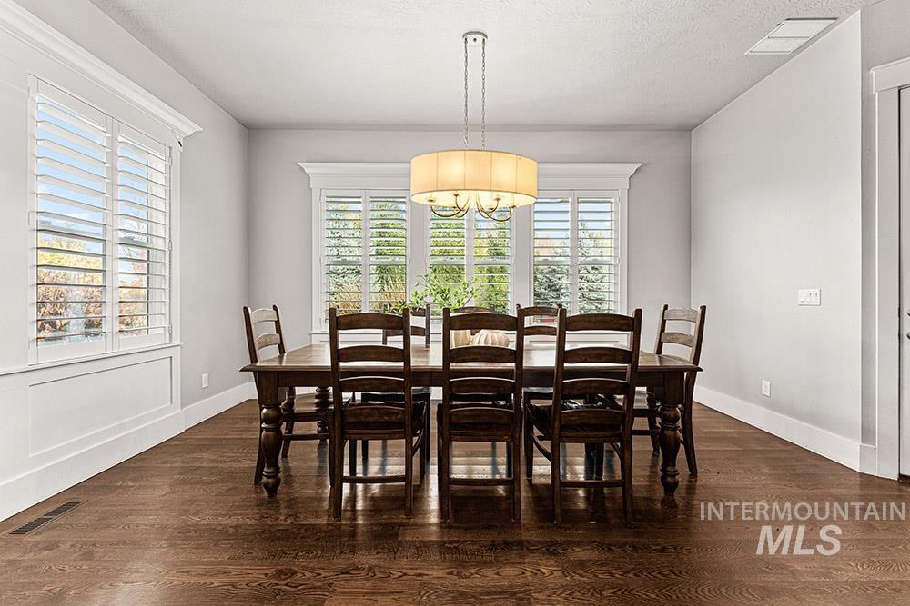 1102 N Lionbridge Ave, Eagle, Idaho 83616, 4 Bedrooms, 3.5 Bathrooms, Residential For Sale, Price $1,699,990,MLS 98966791