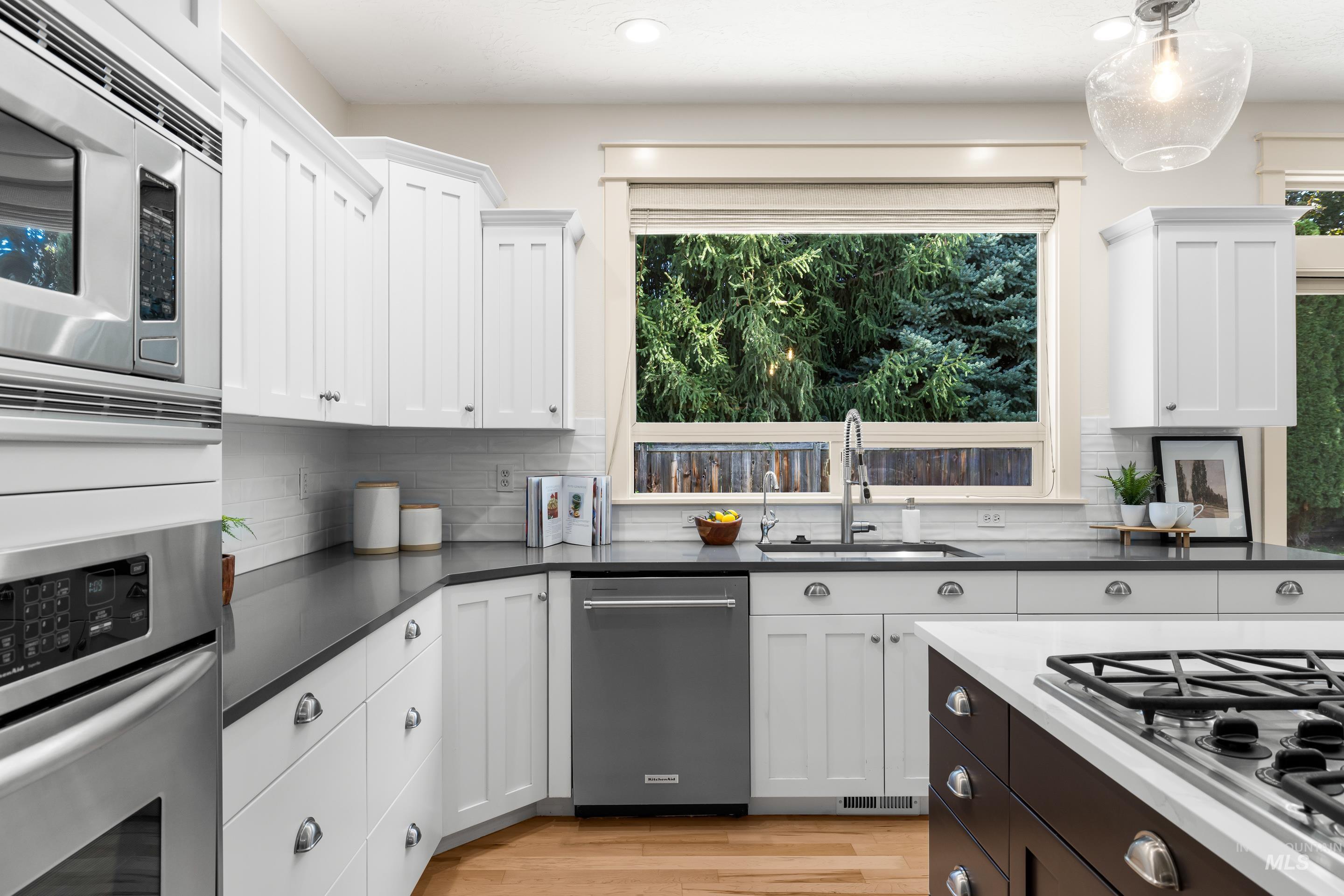 918 N Caledonia Place, Eagle, Idaho 83616, 4 Bedrooms, 2.5 Bathrooms, Residential For Sale, Price $899,900,MLS 98966806