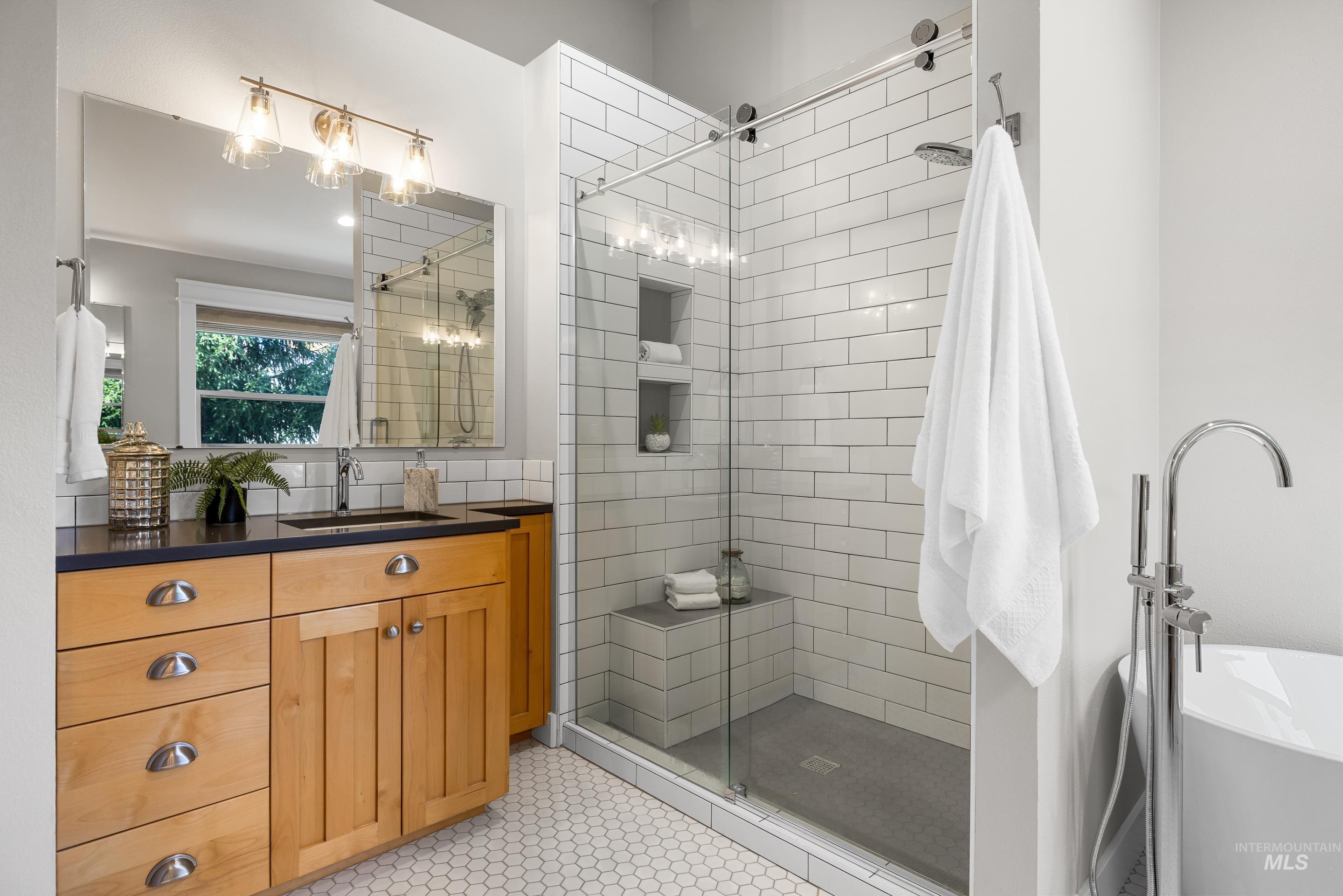 918 N Caledonia Place, Eagle, Idaho 83616, 4 Bedrooms, 2.5 Bathrooms, Residential For Sale, Price $899,900,MLS 98966806