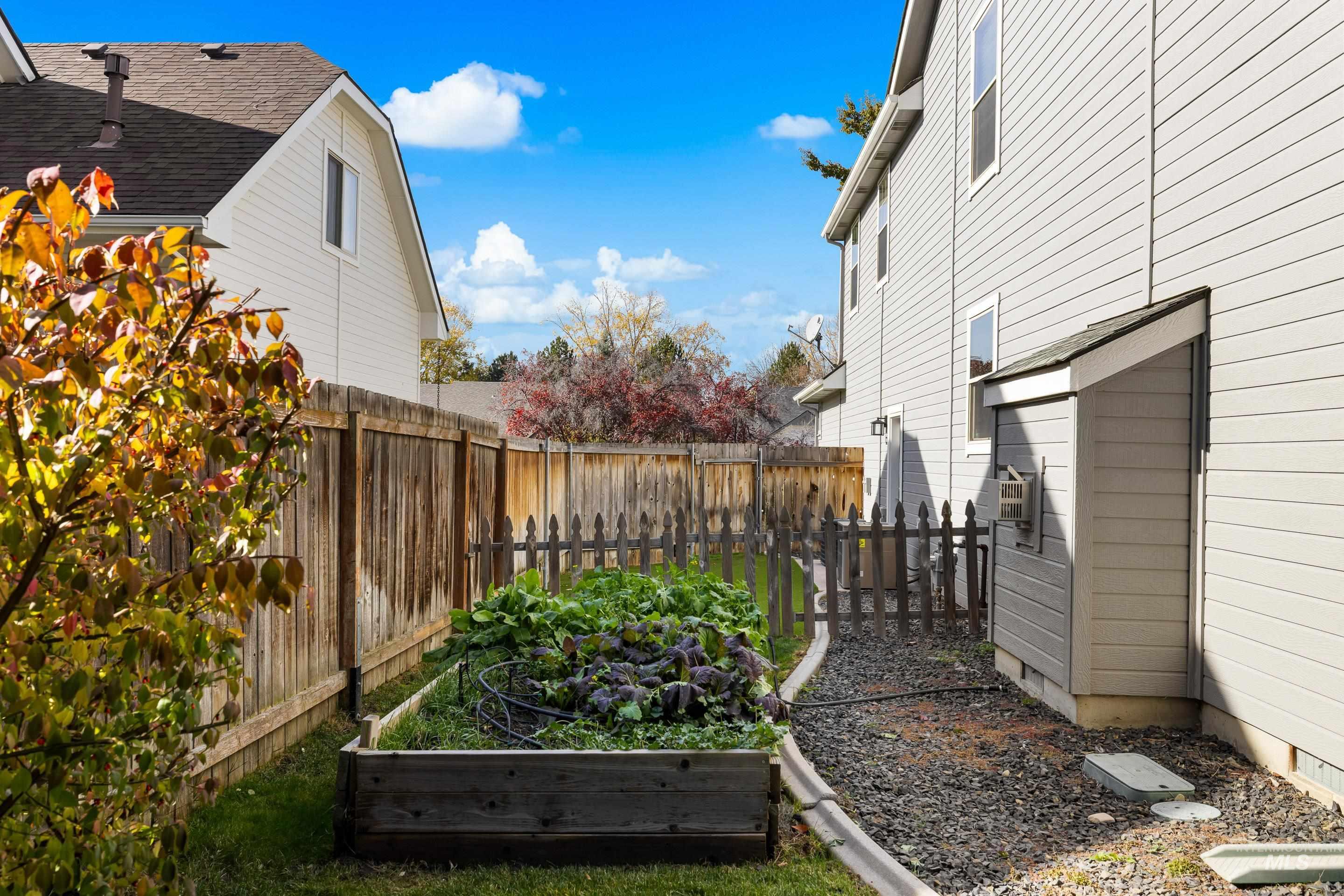 918 N Caledonia Place, Eagle, Idaho 83616, 4 Bedrooms, 2.5 Bathrooms, Residential For Sale, Price $899,900,MLS 98966806