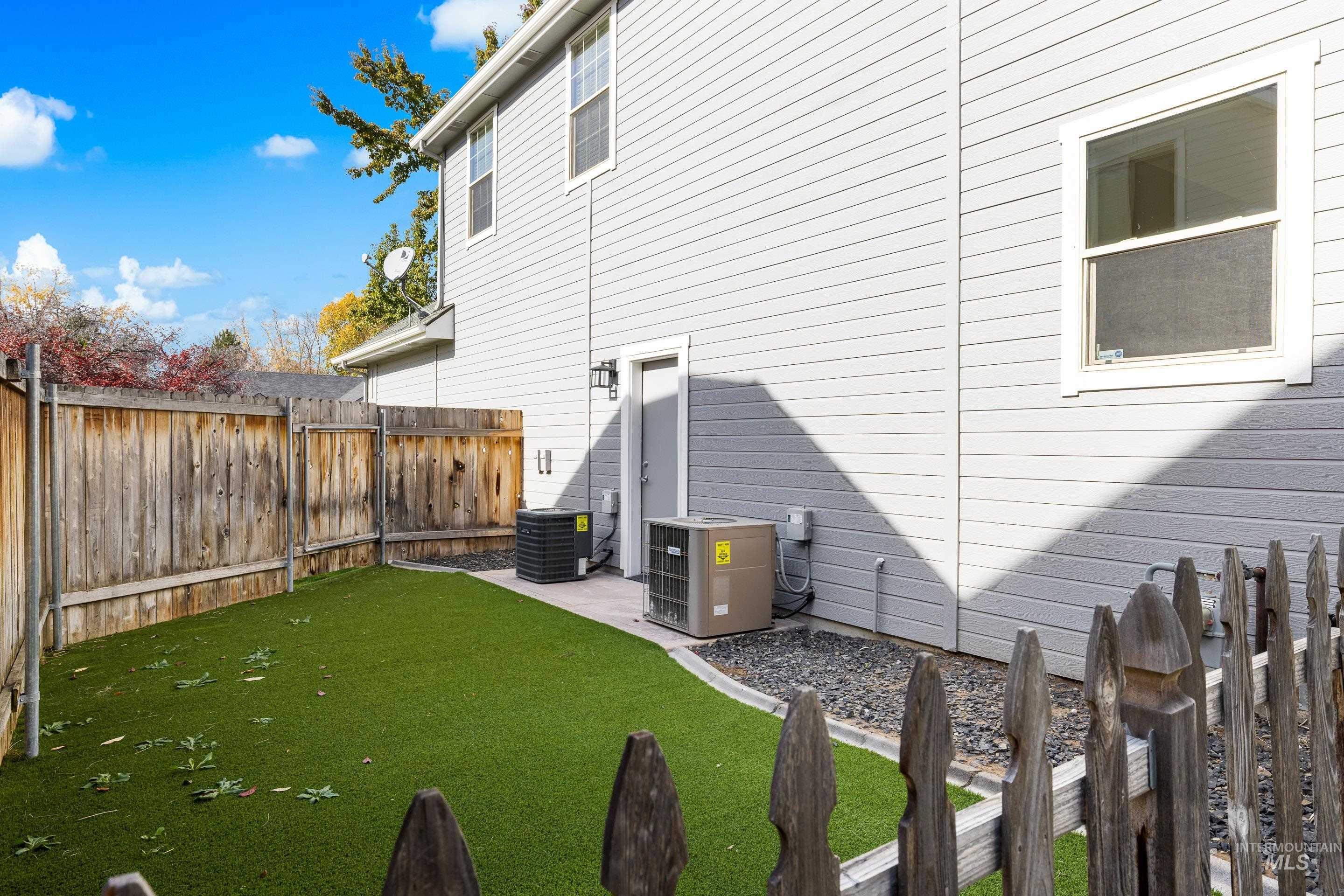 918 N Caledonia Place, Eagle, Idaho 83616, 4 Bedrooms, 2.5 Bathrooms, Residential For Sale, Price $899,900,MLS 98966806