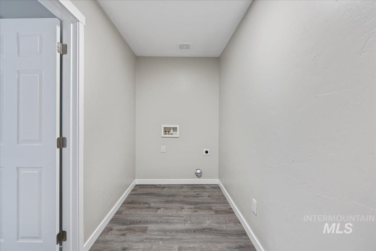 16918 Elsinore Ave, Caldwell, Idaho 83607, 4 Bedrooms, 2.5 Bathrooms, Residential For Sale, Price $389,000,MLS 98966813