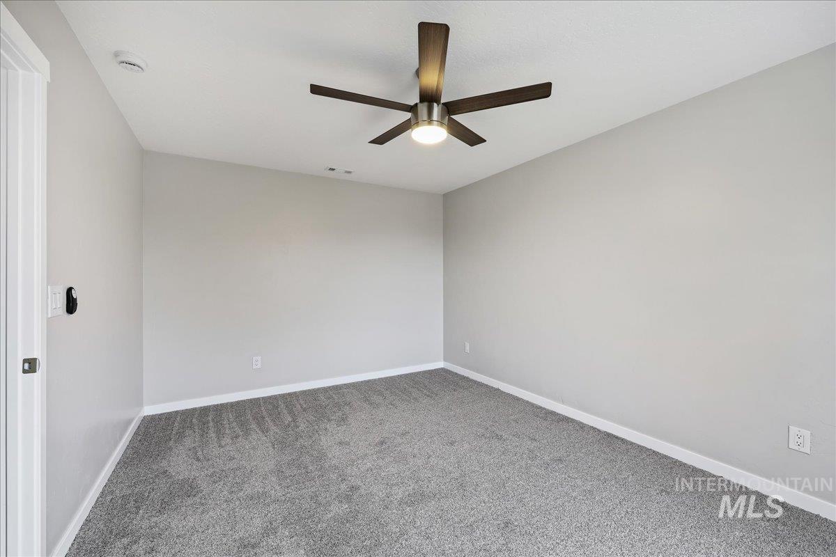 16918 Elsinore Ave, Caldwell, Idaho 83607, 4 Bedrooms, 2.5 Bathrooms, Residential For Sale, Price $389,000,MLS 98966813