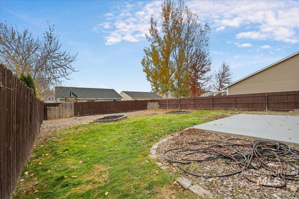 16918 Elsinore Ave, Caldwell, Idaho 83607, 4 Bedrooms, 2.5 Bathrooms, Residential For Sale, Price $389,000,MLS 98966813