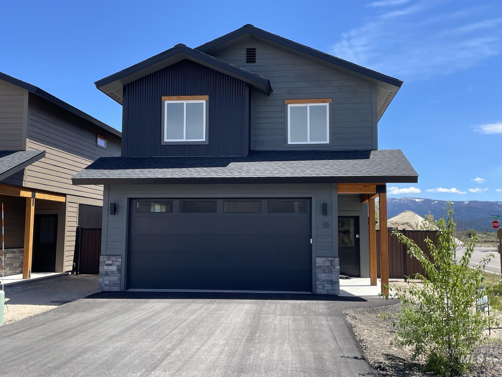 10 North Creek Way, Cascade, Idaho 83611, 3 Bedrooms, 3 Bathrooms, Residential For Sale, Price $549,000, 98966821