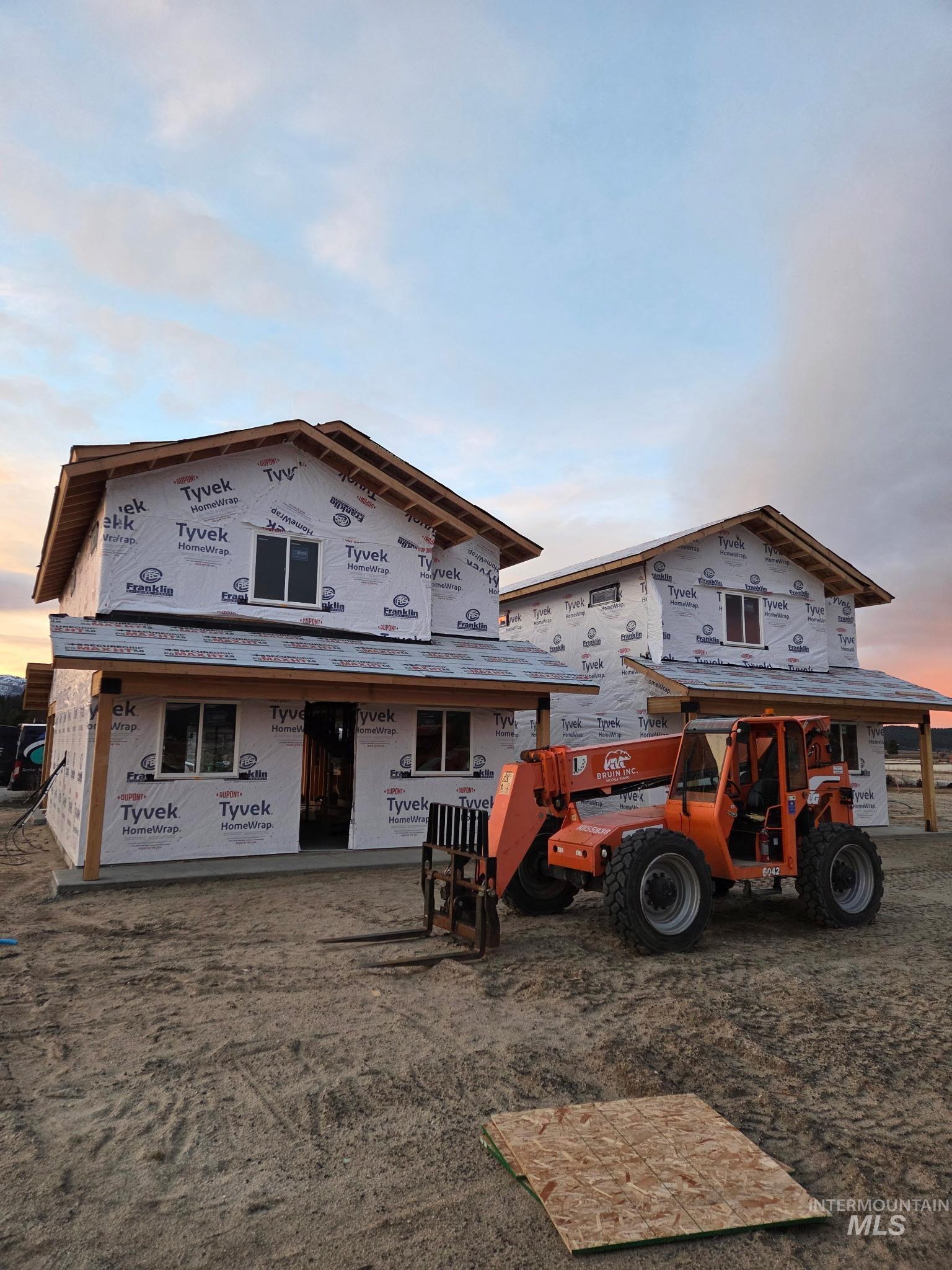 10 North Creek Way, Cascade, Idaho 83611, 3 Bedrooms, 3 Bathrooms, Residential For Sale, Price $549,000,MLS 98966821