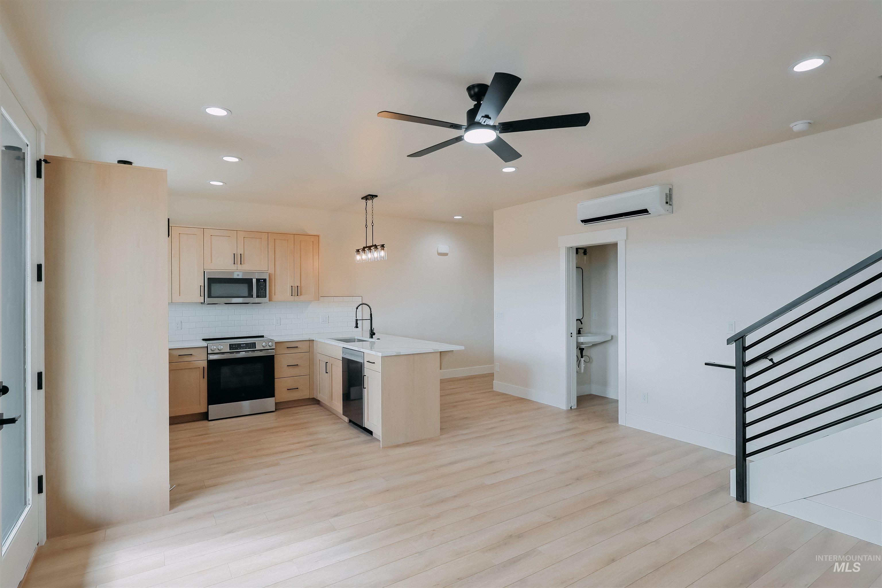 10 North Creek Way, Cascade, Idaho 83611, 3 Bedrooms, 3 Bathrooms, Residential For Sale, Price $549,000, 98966821