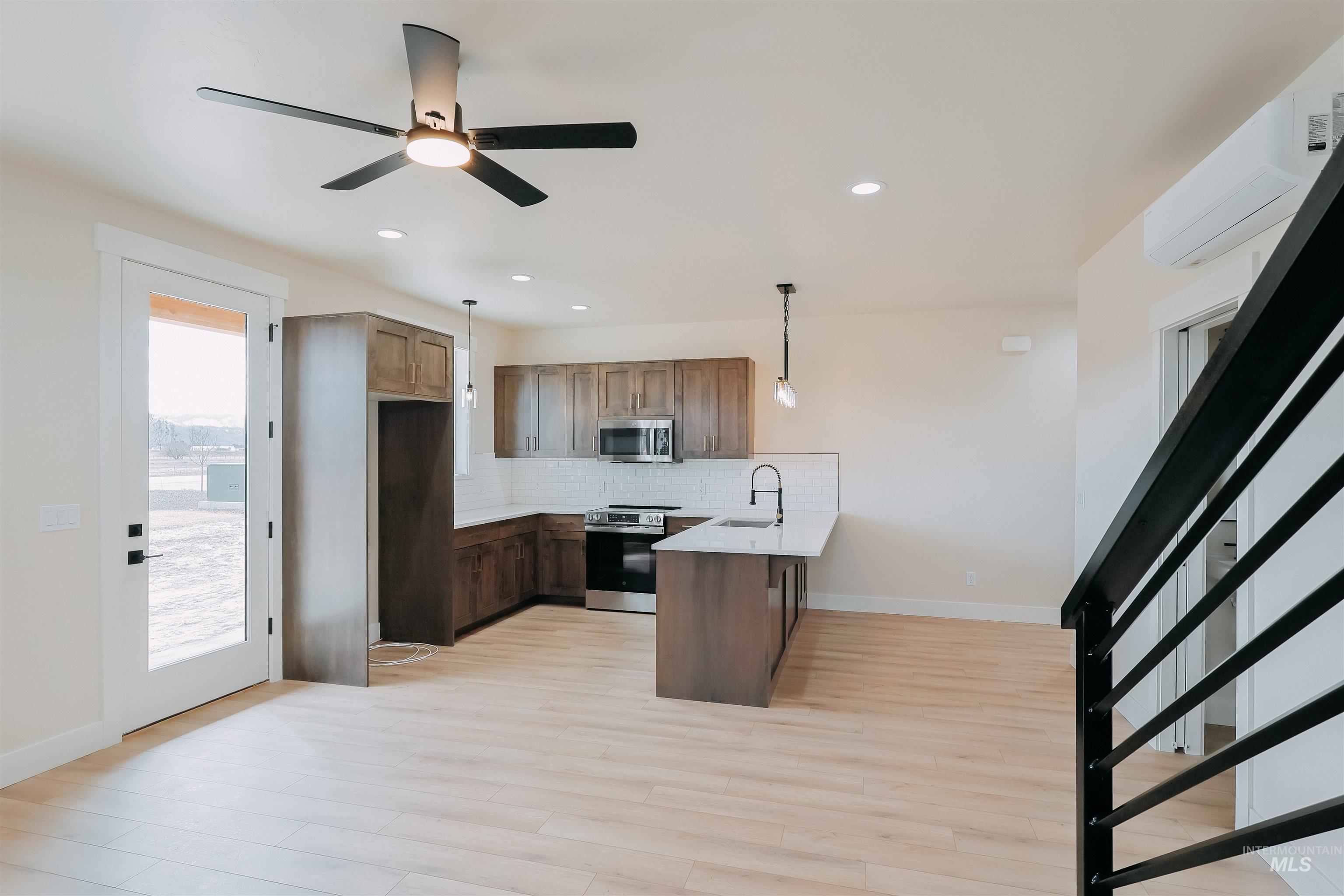 10 North Creek Way, Cascade, Idaho 83611, 3 Bedrooms, 3 Bathrooms, Residential For Sale, Price $549,000, 98966821