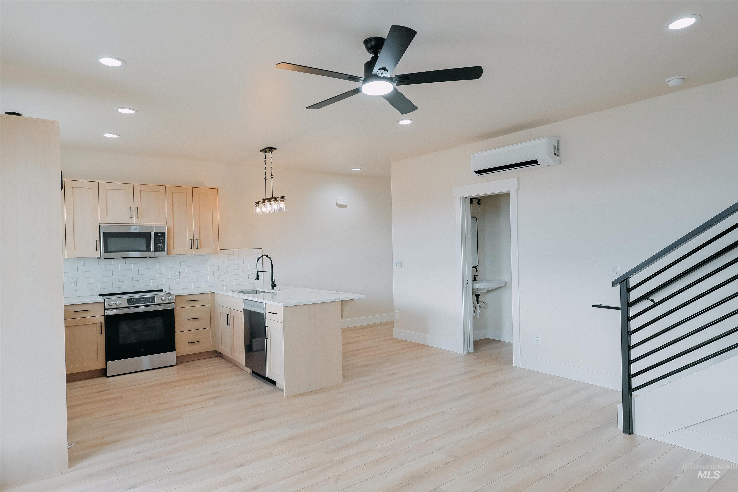 10 North Creek Way, Cascade, Idaho 83611, 3 Bedrooms, 3 Bathrooms, Residential For Sale, Price $549,000, 98966821