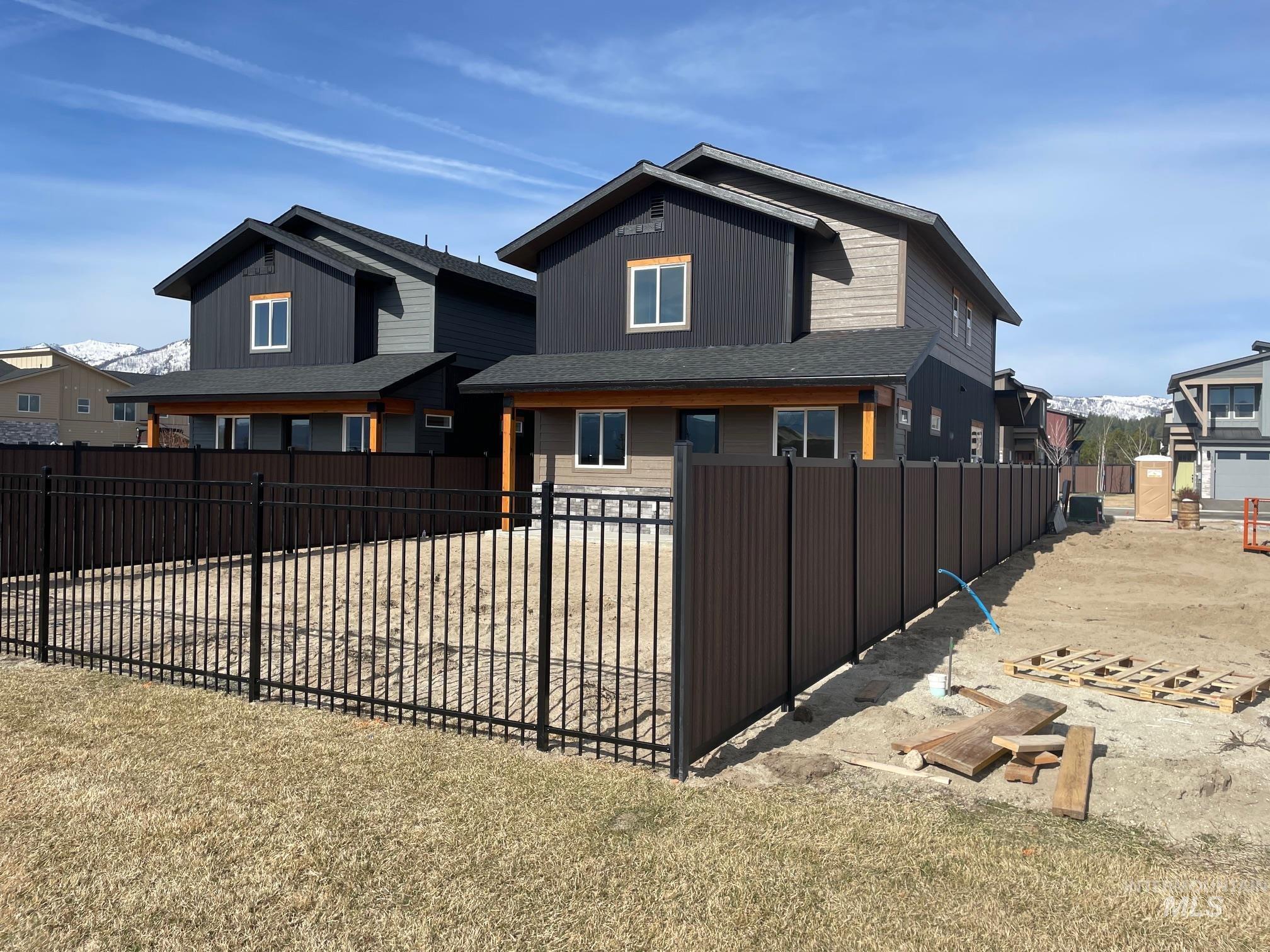 10 North Creek Way, Cascade, Idaho 83611, 3 Bedrooms, 3 Bathrooms, Residential For Sale, Price $549,000, 98966821