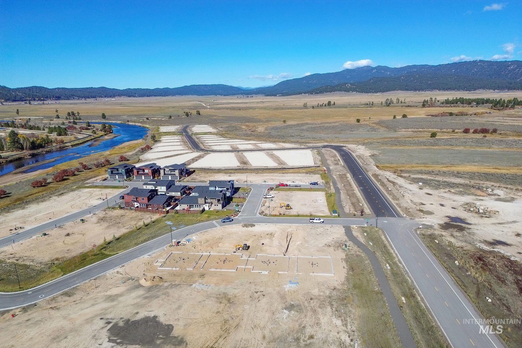 10 North Creek Way, Cascade, Idaho 83611, 3 Bedrooms, 3 Bathrooms, Residential For Sale, Price $549,000,MLS 98966821