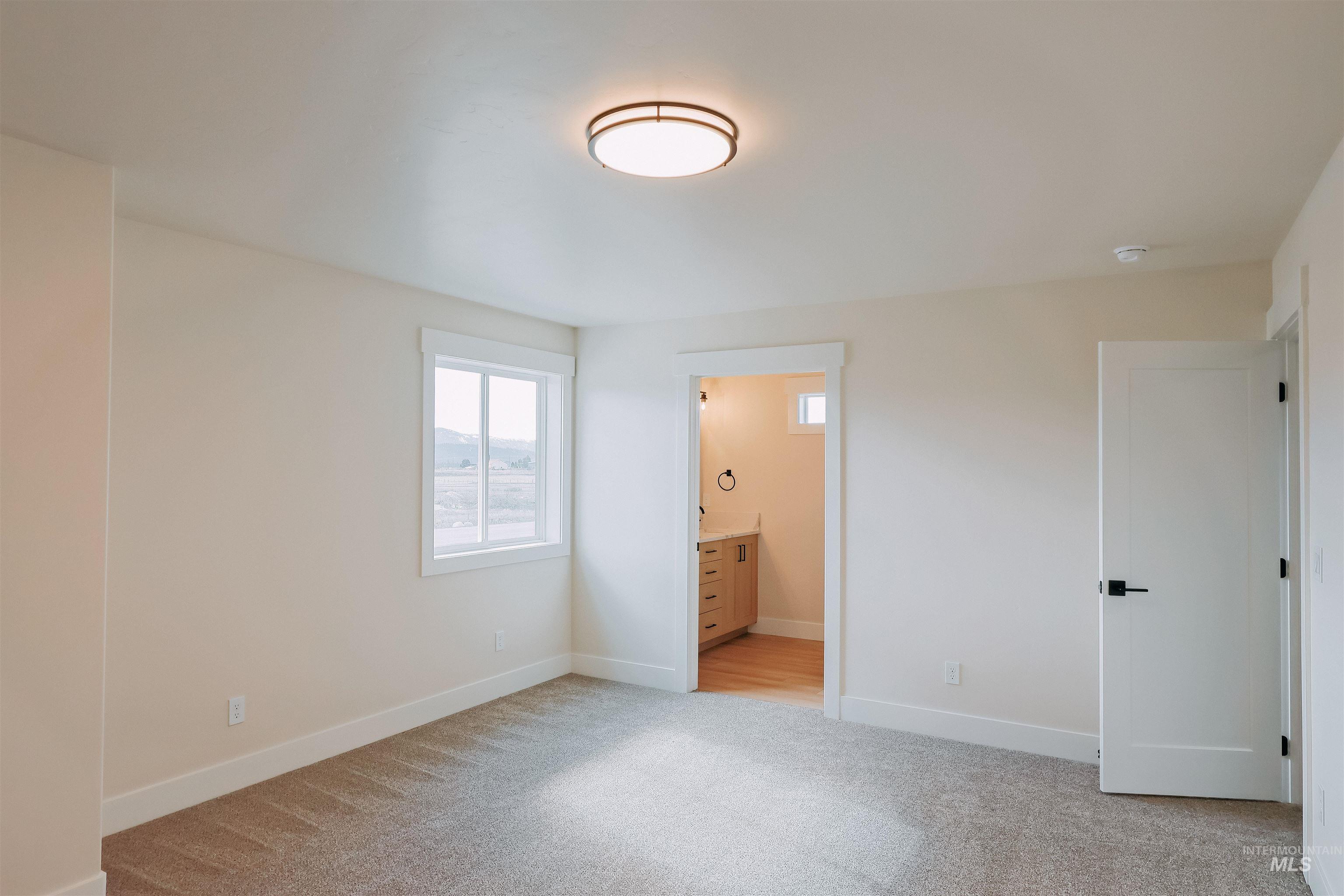 10 North Creek Way, Cascade, Idaho 83611, 3 Bedrooms, 3 Bathrooms, Residential For Sale, Price $549,000, 98966821