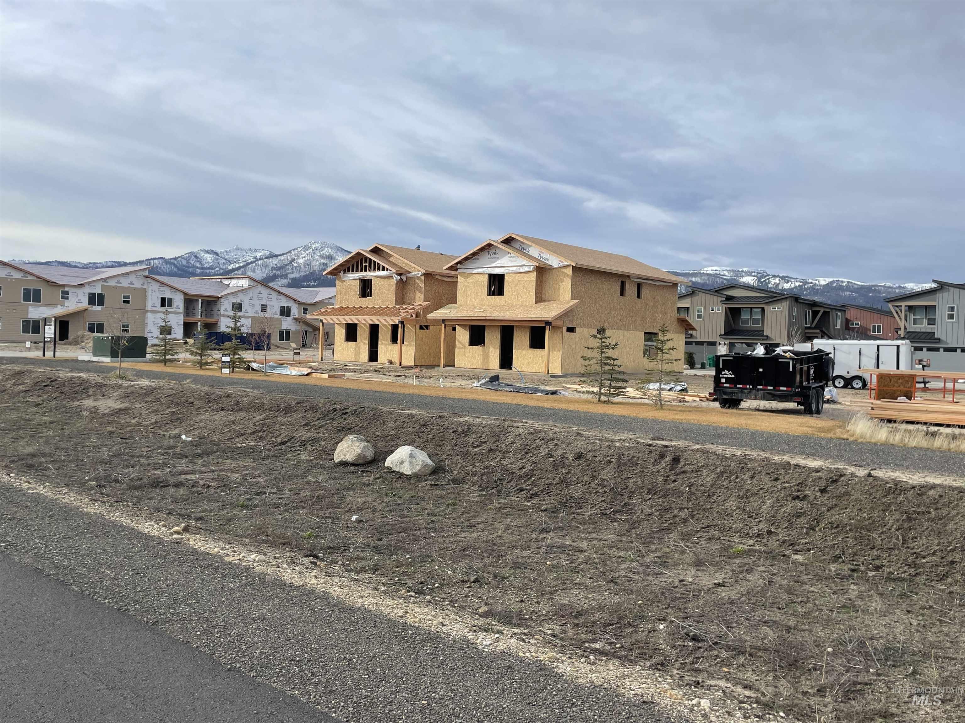 10 North Creek Way, Cascade, Idaho 83611, 3 Bedrooms, 3 Bathrooms, Residential For Sale, Price $549,000,MLS 98966821