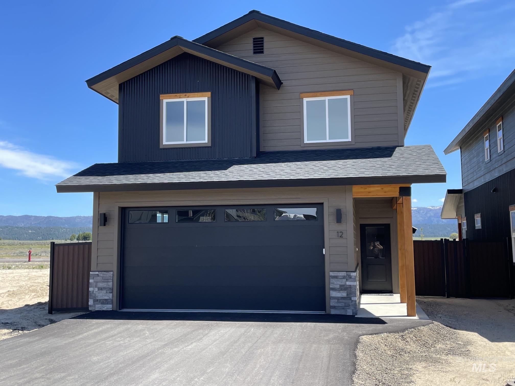 12 North Creek Way, Cascade, Idaho 83611, 3 Bedrooms, 3 Bathrooms, Residential For Sale, Price $549,000, 98966823