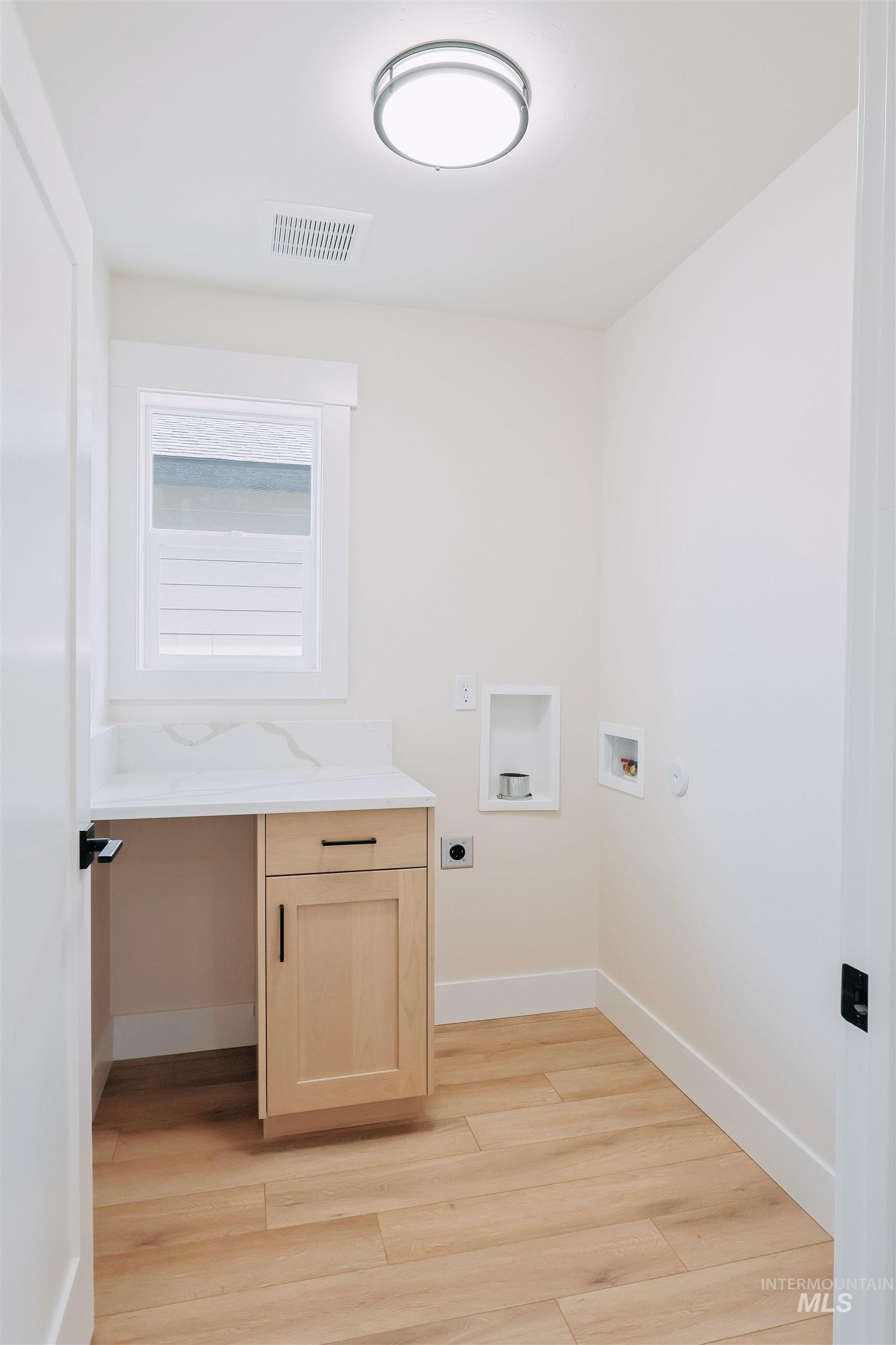 12 North Creek Way, Cascade, Idaho 83611, 3 Bedrooms, 3 Bathrooms, Residential For Sale, Price $549,000, 98966823