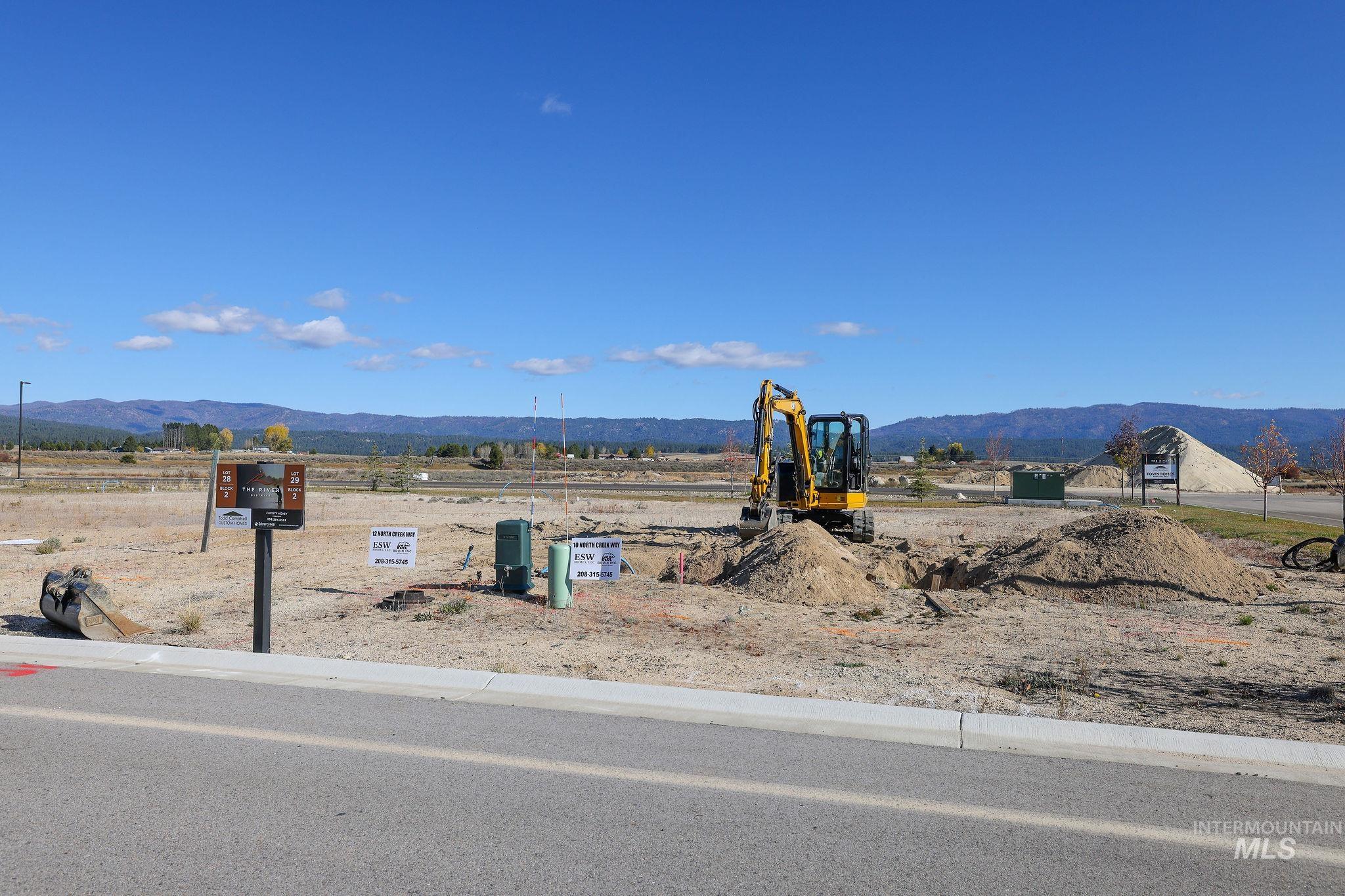 12 North Creek Way, Cascade, Idaho 83611, 3 Bedrooms, 3 Bathrooms, Residential For Sale, Price $549,000,MLS 98966823