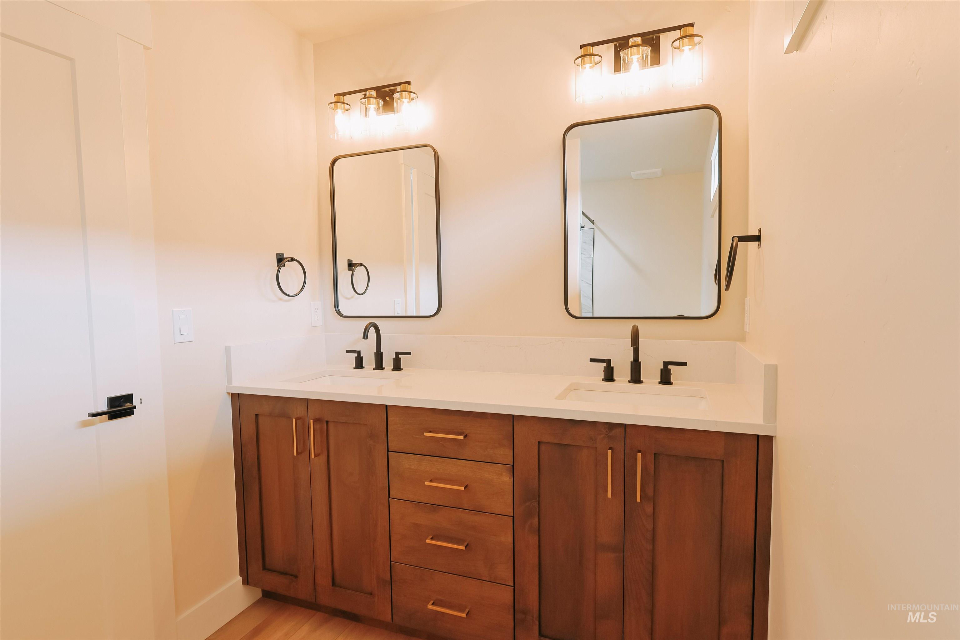 12 North Creek Way, Cascade, Idaho 83611, 3 Bedrooms, 3 Bathrooms, Residential For Sale, Price $549,000, 98966823