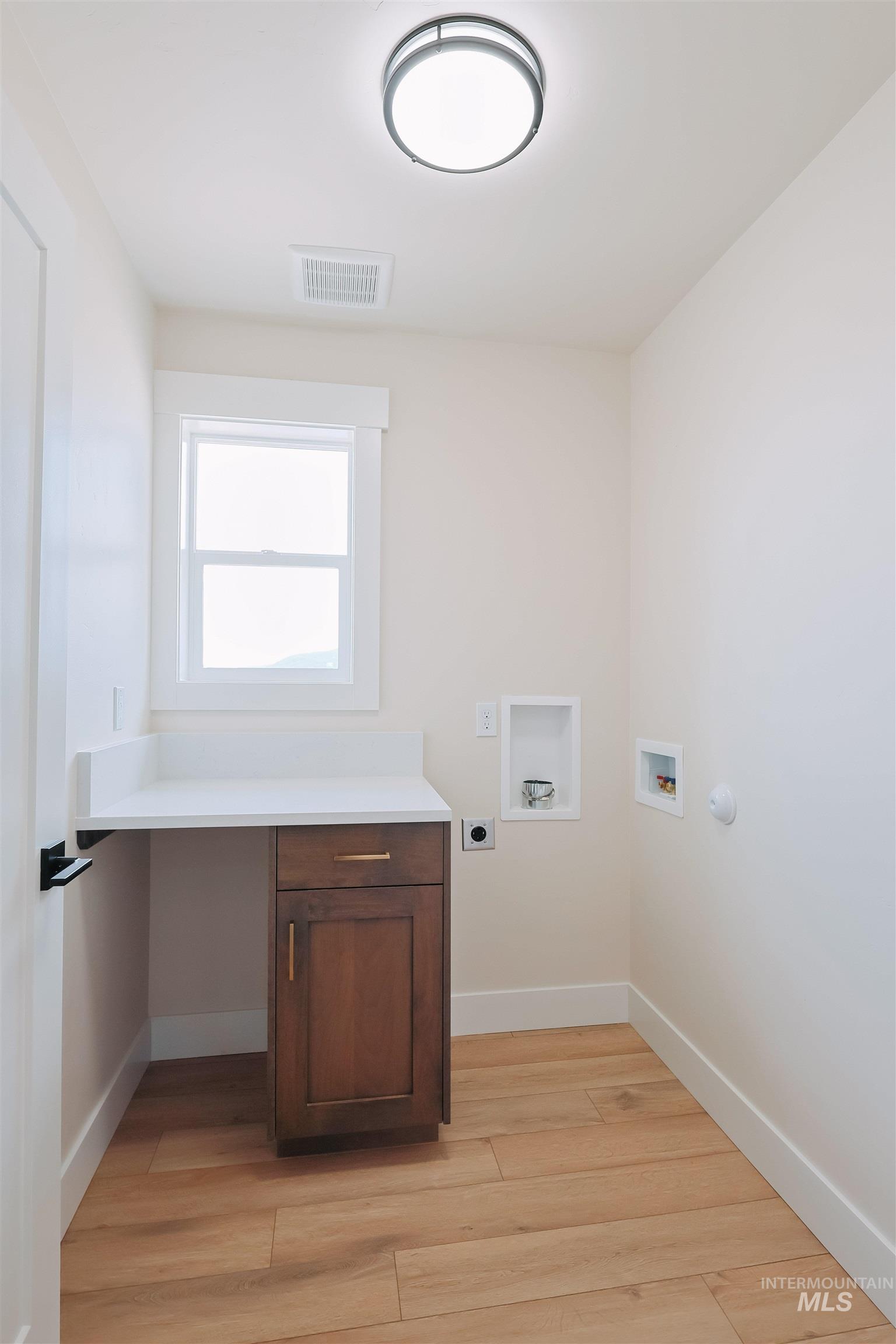 12 North Creek Way, Cascade, Idaho 83611, 3 Bedrooms, 3 Bathrooms, Residential For Sale, Price $549,000, 98966823