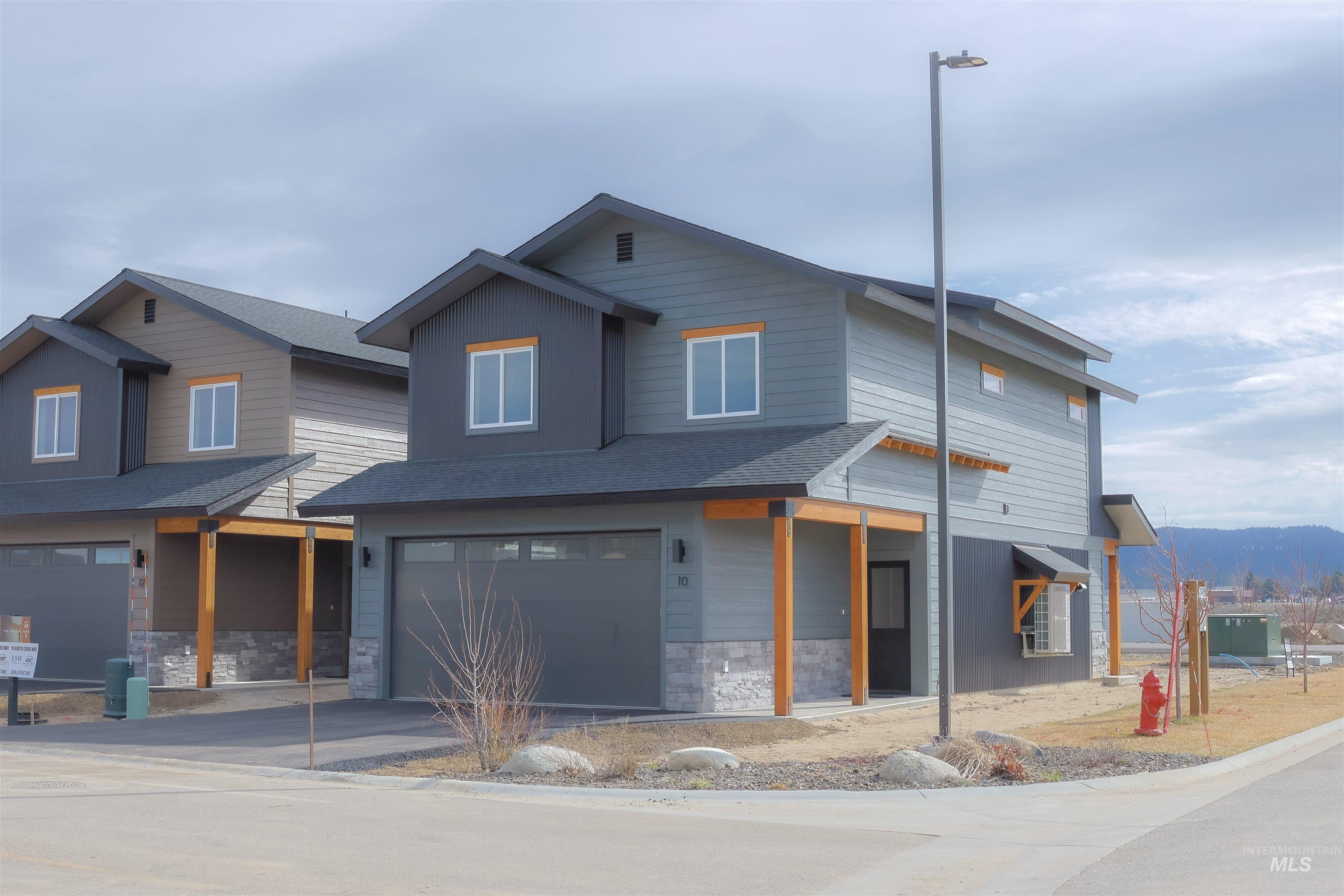 12 North Creek Way, Cascade, Idaho 83611, 3 Bedrooms, 3 Bathrooms, Residential For Sale, Price $549,000, 98966823