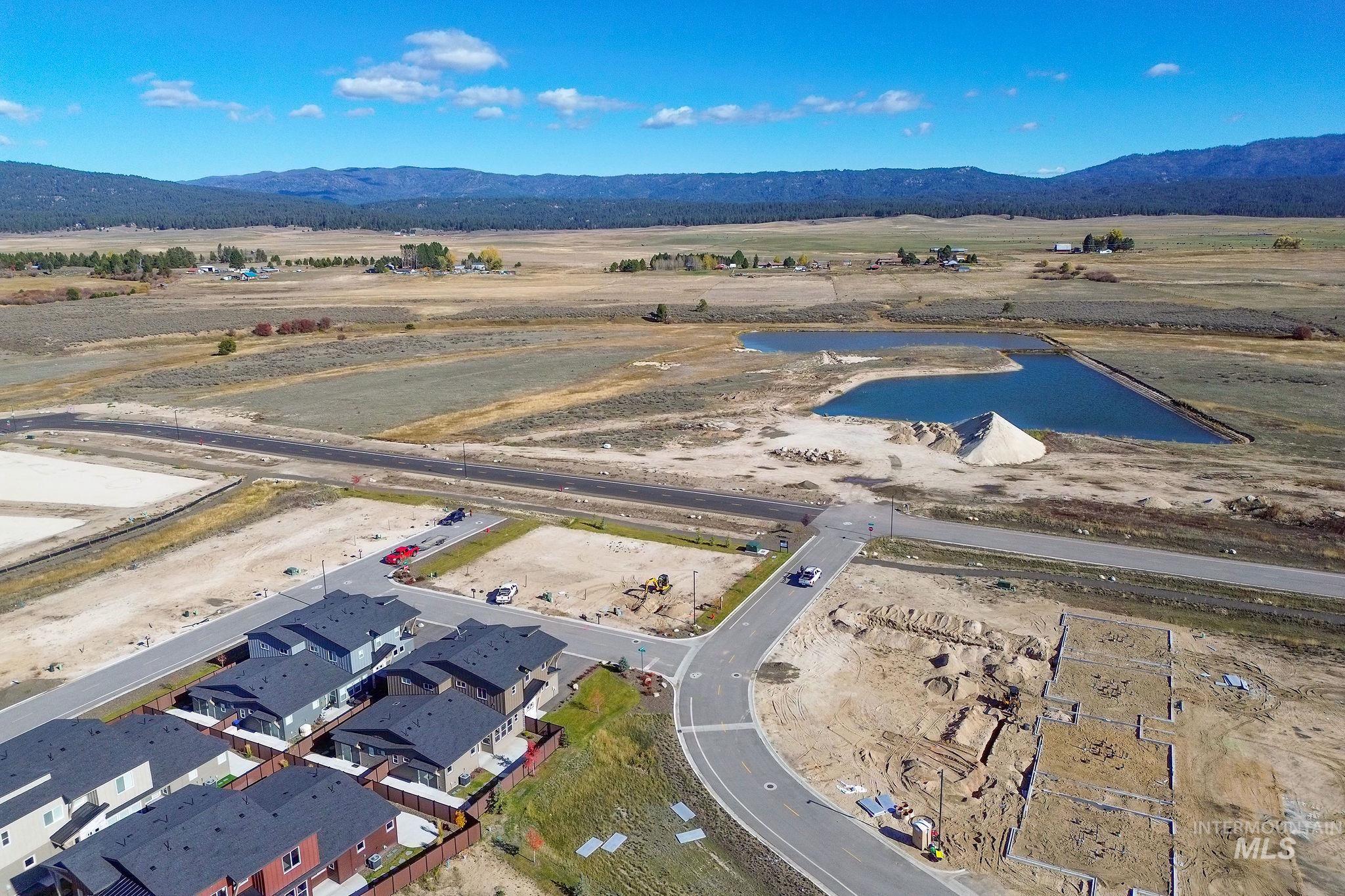 12 North Creek Way, Cascade, Idaho 83611, 3 Bedrooms, 3 Bathrooms, Residential For Sale, Price $549,000,MLS 98966823