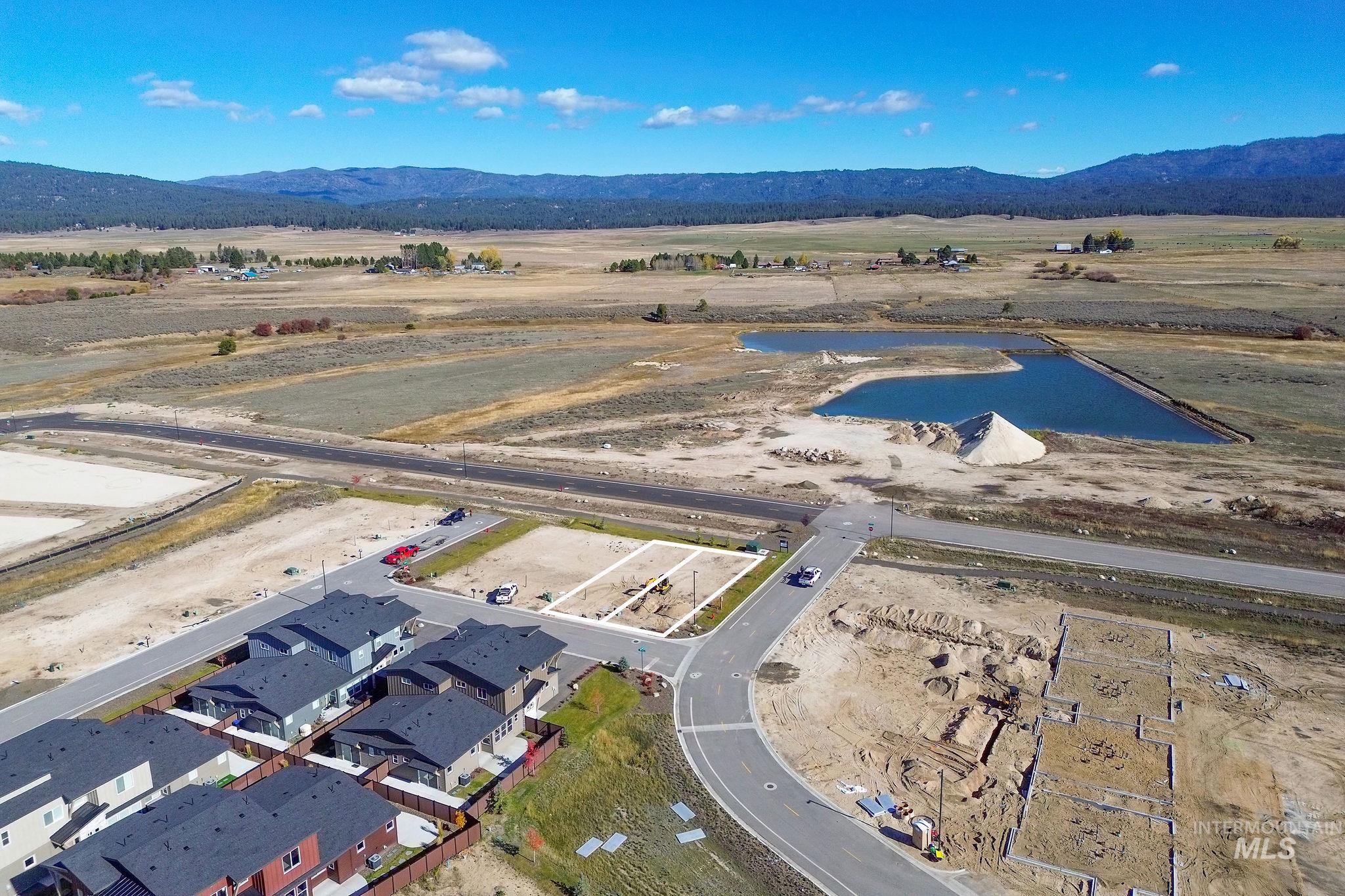 12 North Creek Way, Cascade, Idaho 83611, 3 Bedrooms, 3 Bathrooms, Residential For Sale, Price $549,000,MLS 98966823