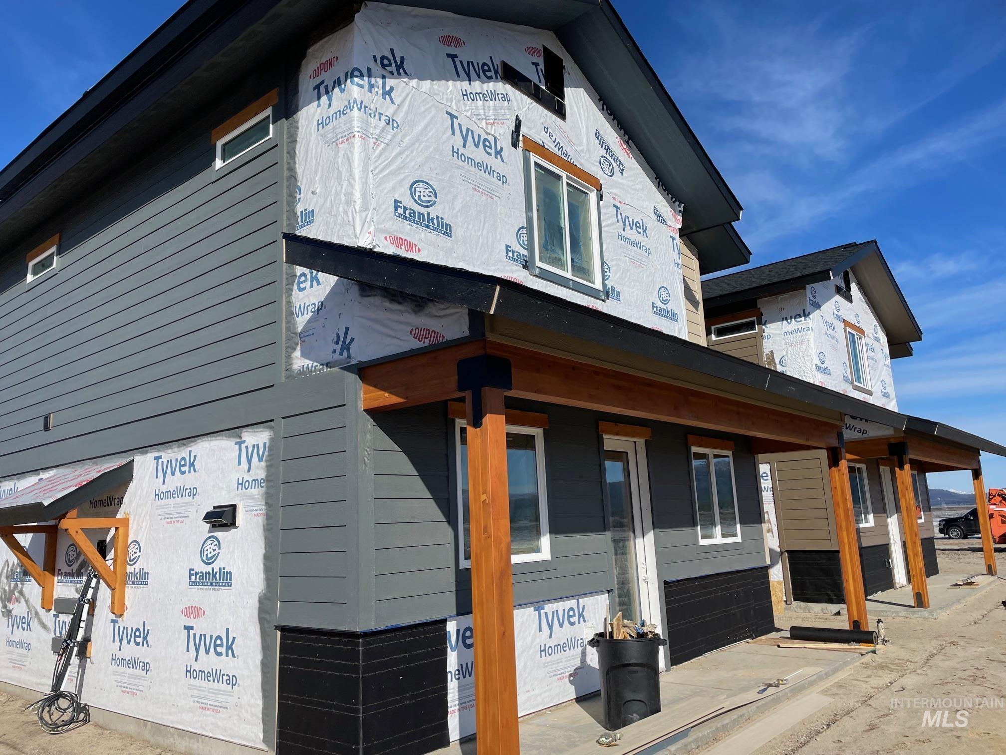 12 North Creek Way, Cascade, Idaho 83611, 3 Bedrooms, 3 Bathrooms, Residential For Sale, Price $549,000,MLS 98966823