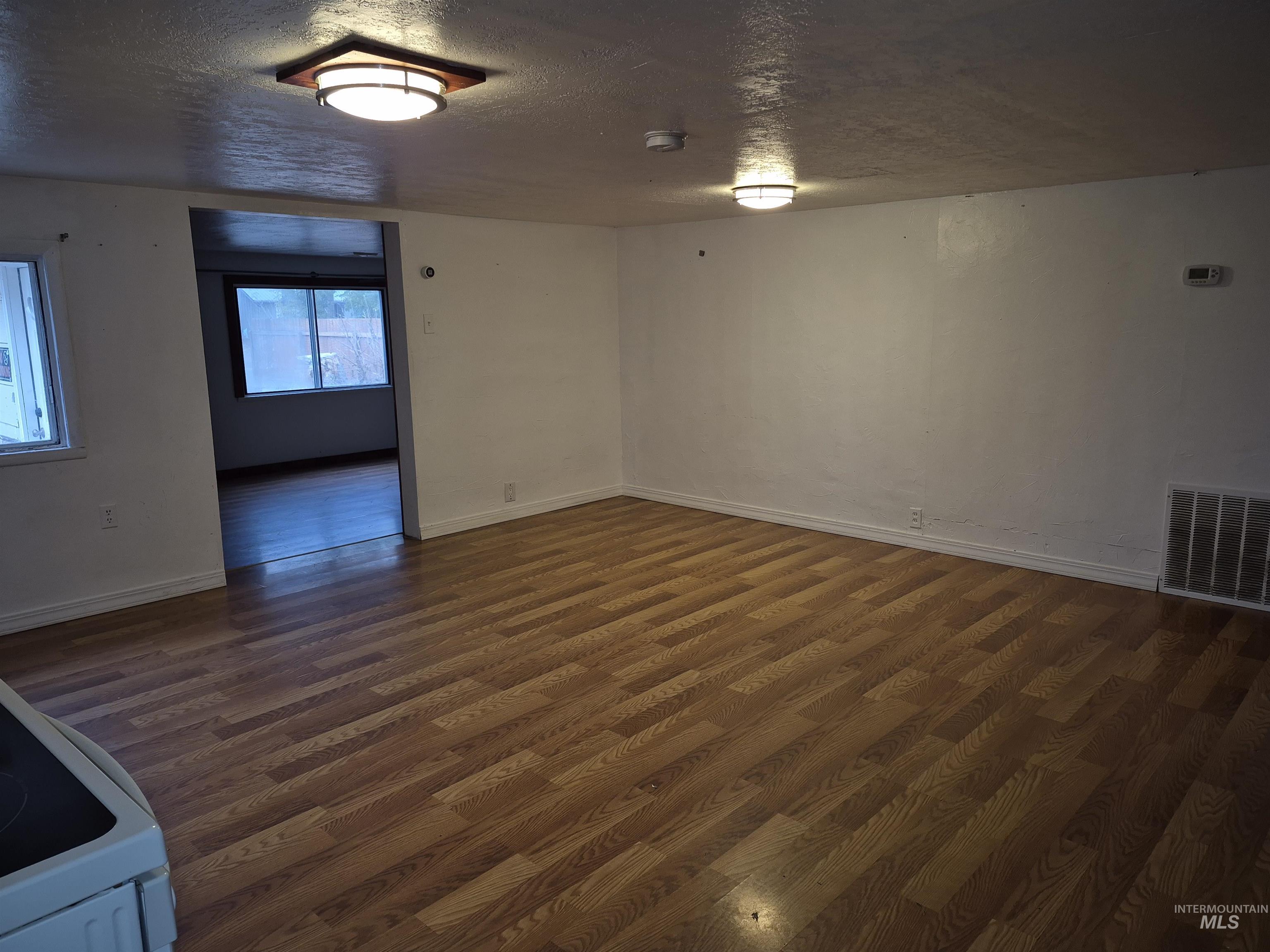 403 16th Ave E, Jerome, Idaho 83338, 4 Bedrooms, 2 Bathrooms, Residential For Sale, Price $339,900,MLS 98966875