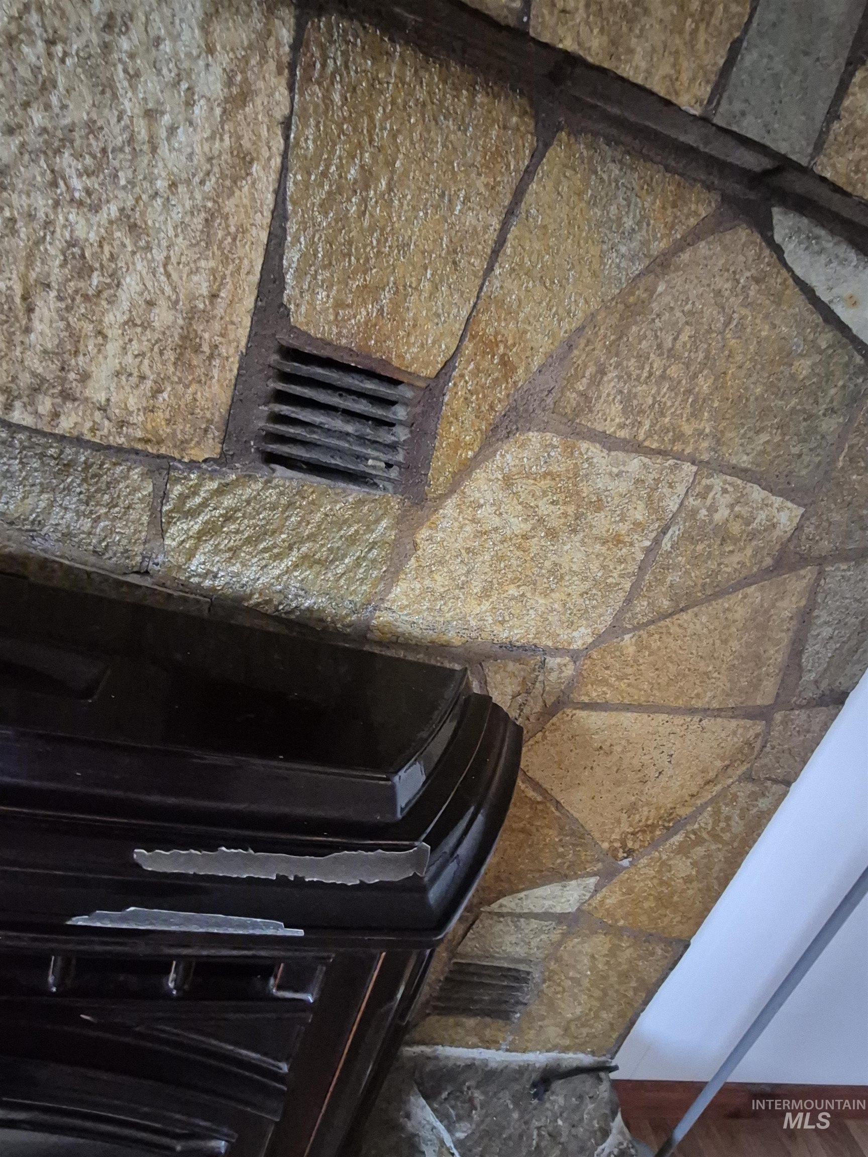 403 16th Ave E, Jerome, Idaho 83338, 4 Bedrooms, 2 Bathrooms, Residential For Sale, Price $339,900,MLS 98966875