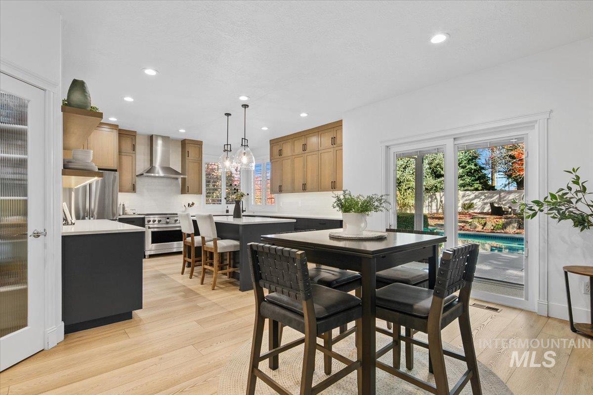 650 N Clearpoint Way, Eagle, Idaho 83616-7207, 5 Bedrooms, 3 Bathrooms, Residential For Sale, Price $975,000,MLS 98966881