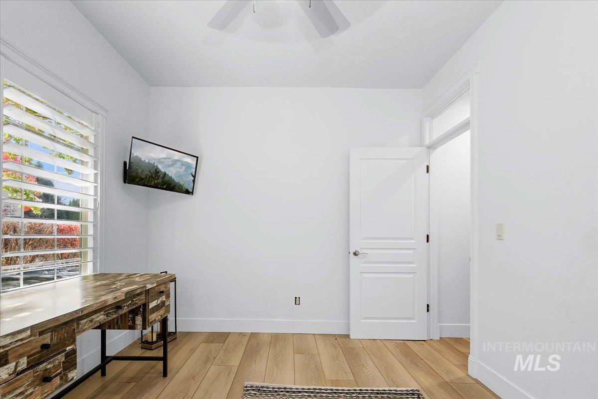 650 N Clearpoint Way, Eagle, Idaho 83616-7207, 5 Bedrooms, 3 Bathrooms, Residential For Sale, Price $975,000,MLS 98966881