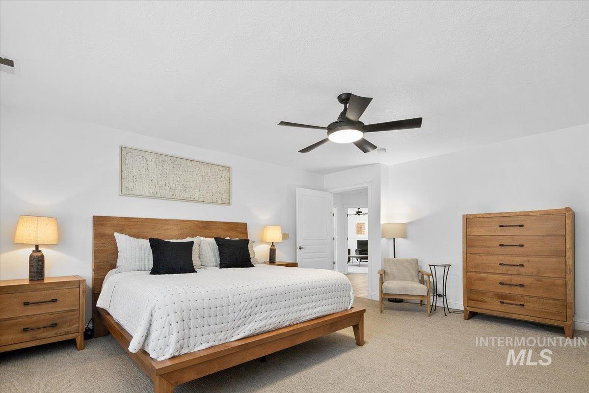 650 N Clearpoint Way, Eagle, Idaho 83616-7207, 5 Bedrooms, 3 Bathrooms, Residential For Sale, Price $975,000,MLS 98966881