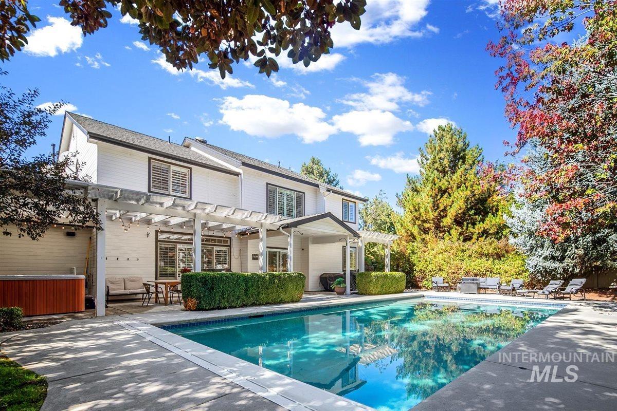 650 N Clearpoint Way, Eagle, Idaho 83616-7207, 5 Bedrooms, 3 Bathrooms, Residential For Sale, Price $975,000,MLS 98966881