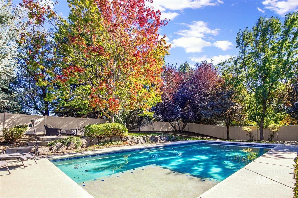 650 N Clearpoint Way, Eagle, Idaho 83616-7207, 5 Bedrooms, 3 Bathrooms, Residential For Sale, Price $975,000,MLS 98966881