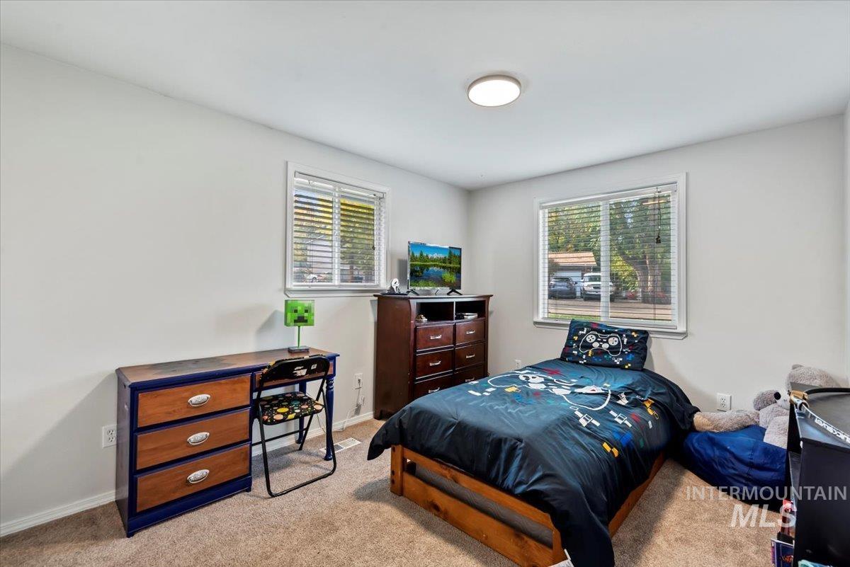 2120 S Cleveland Street, Boise, Idaho 83705, 6 Bedrooms, 2 Bathrooms, Residential For Sale, Price $550,999,MLS 98966886