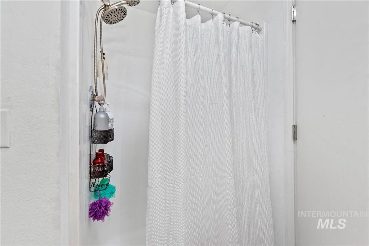 2120 S Cleveland Street, Boise, Idaho 83705, 6 Bedrooms, 2 Bathrooms, Residential For Sale, Price $550,999,MLS 98966886