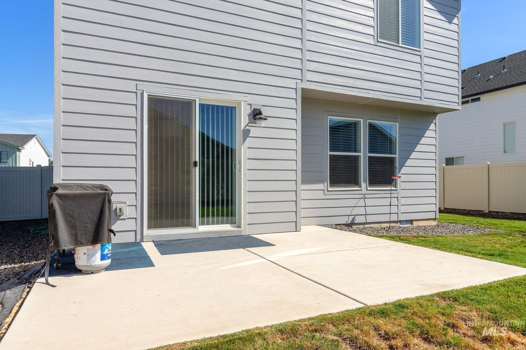 6039 W Mikonos St, Meridian, Idaho 83646, 3 Bedrooms, 2.5 Bathrooms, Residential For Sale, Price $449,900,MLS 98966889