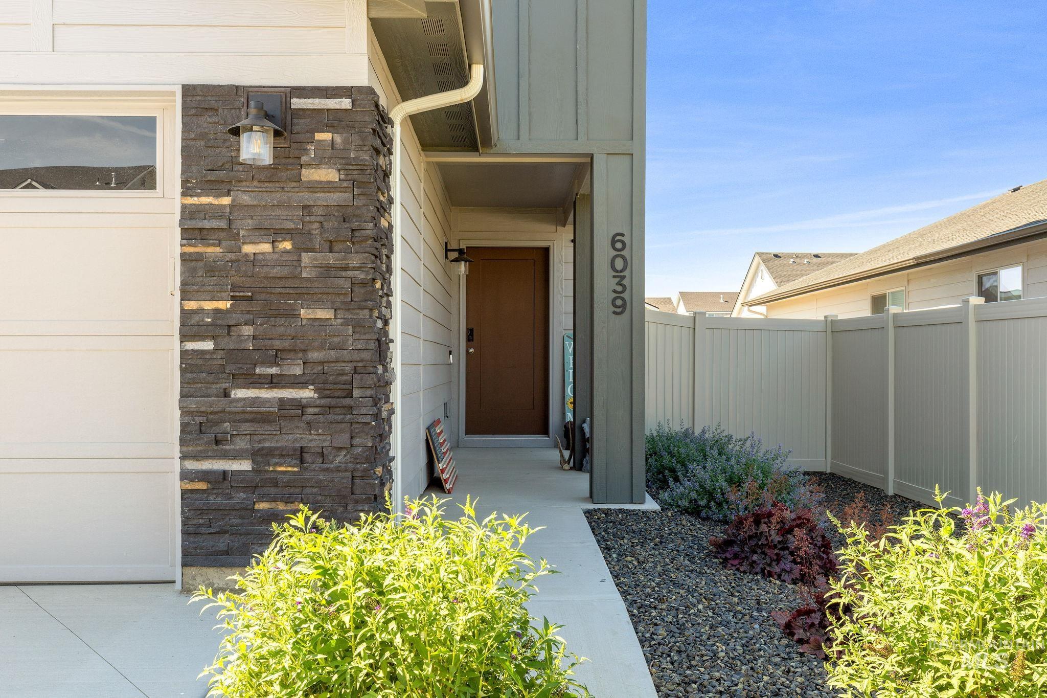 6039 W Mikonos St, Meridian, Idaho 83646, 3 Bedrooms, 2.5 Bathrooms, Residential For Sale, Price $449,900,MLS 98966889