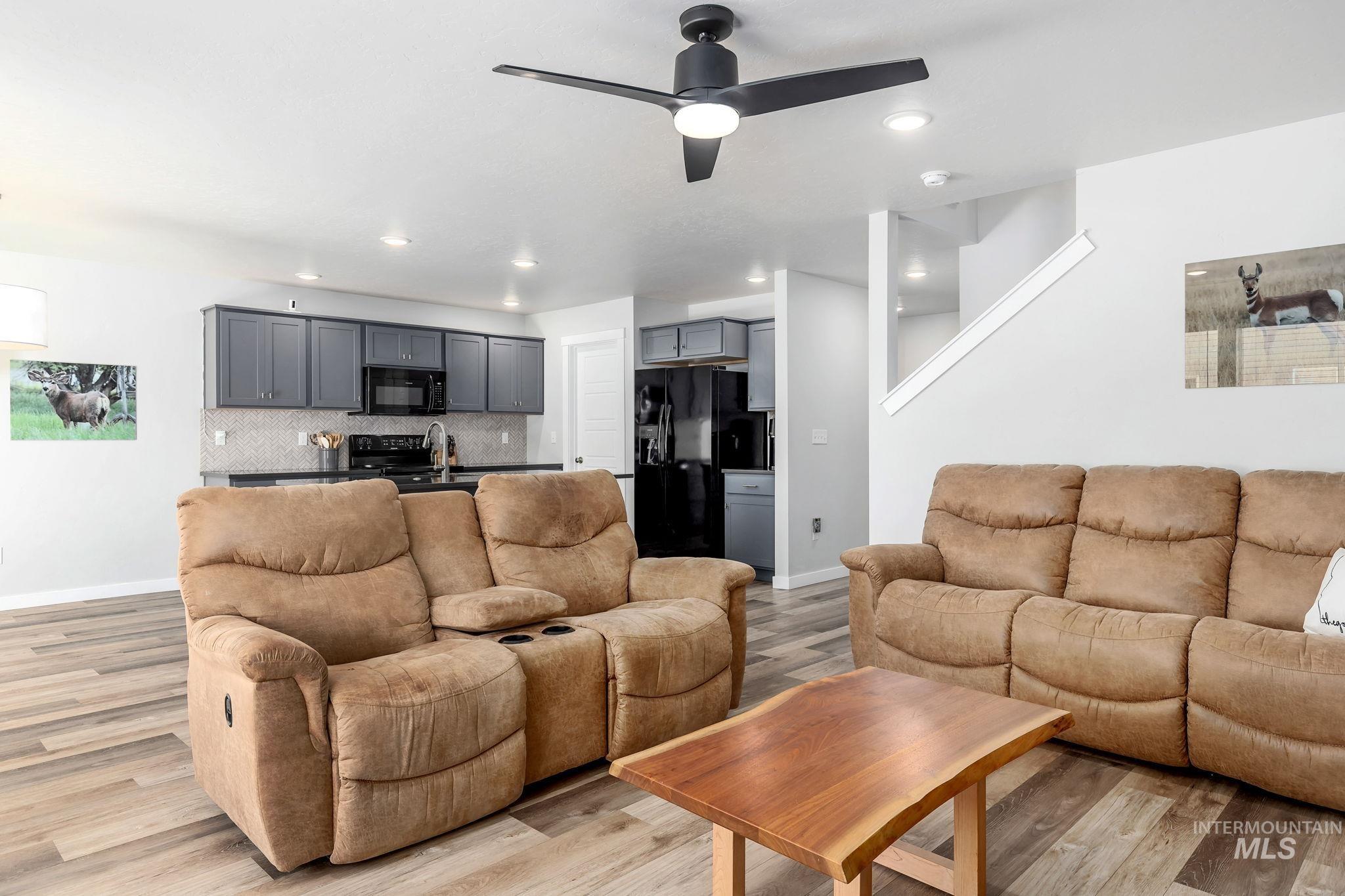 6039 W Mikonos St, Meridian, Idaho 83646, 3 Bedrooms, 2.5 Bathrooms, Residential For Sale, Price $449,900,MLS 98966889