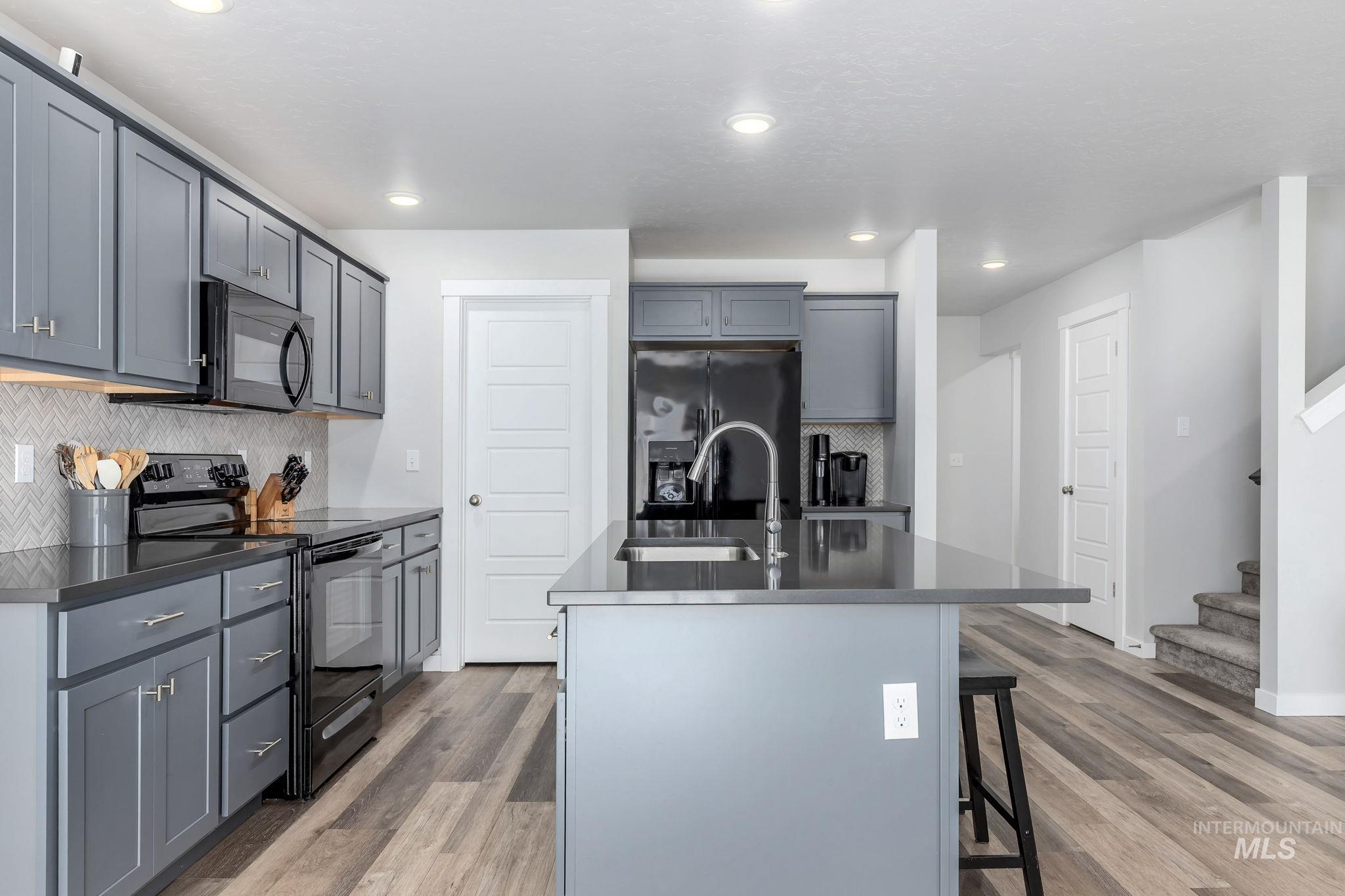 6039 W Mikonos St, Meridian, Idaho 83646, 3 Bedrooms, 2.5 Bathrooms, Residential For Sale, Price $449,900,MLS 98966889