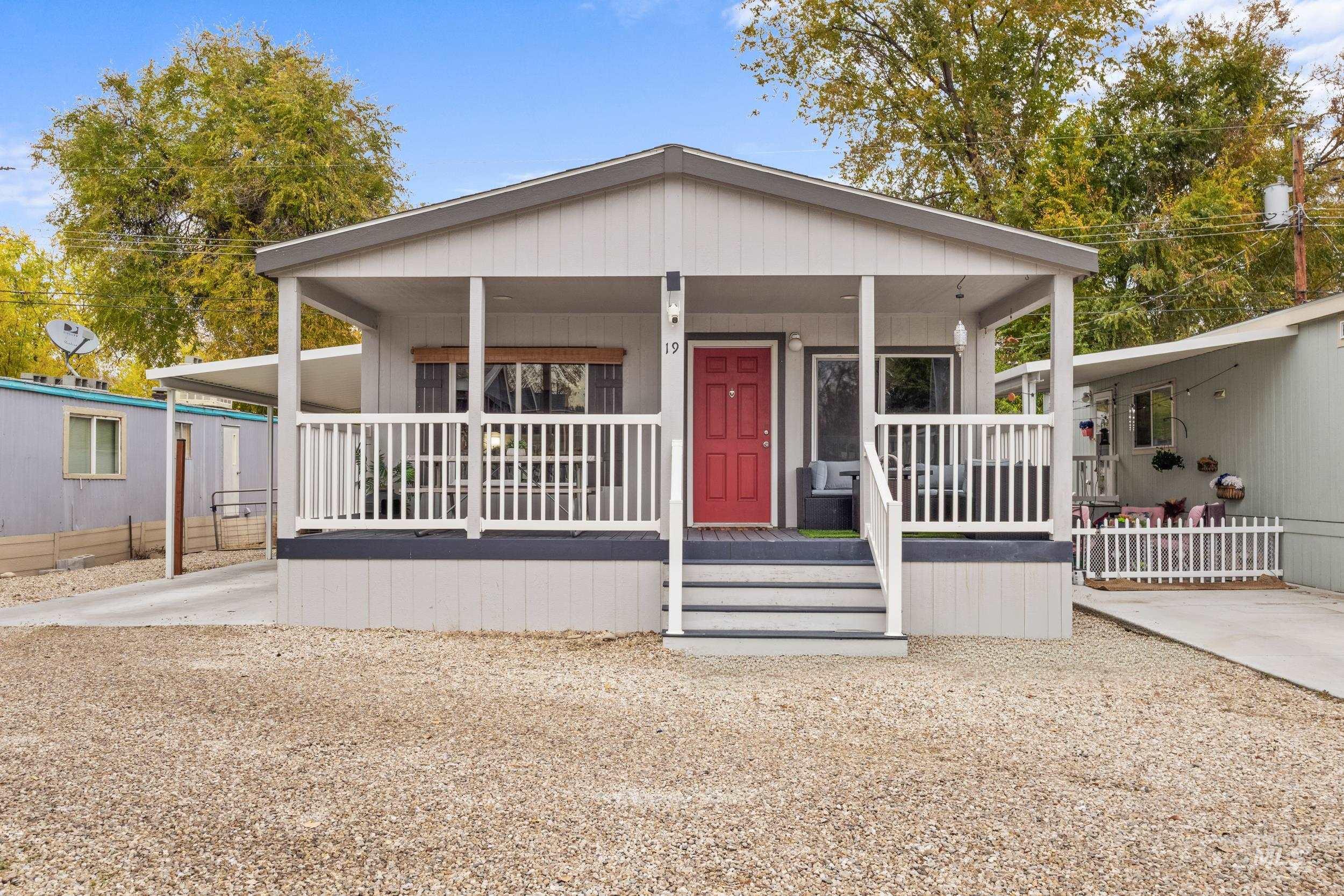 208 E 44th, Garden City, Idaho 83714, 3 Bedrooms, 2 Bathrooms, Residential For Sale, Price $166,000,MLS 98966895