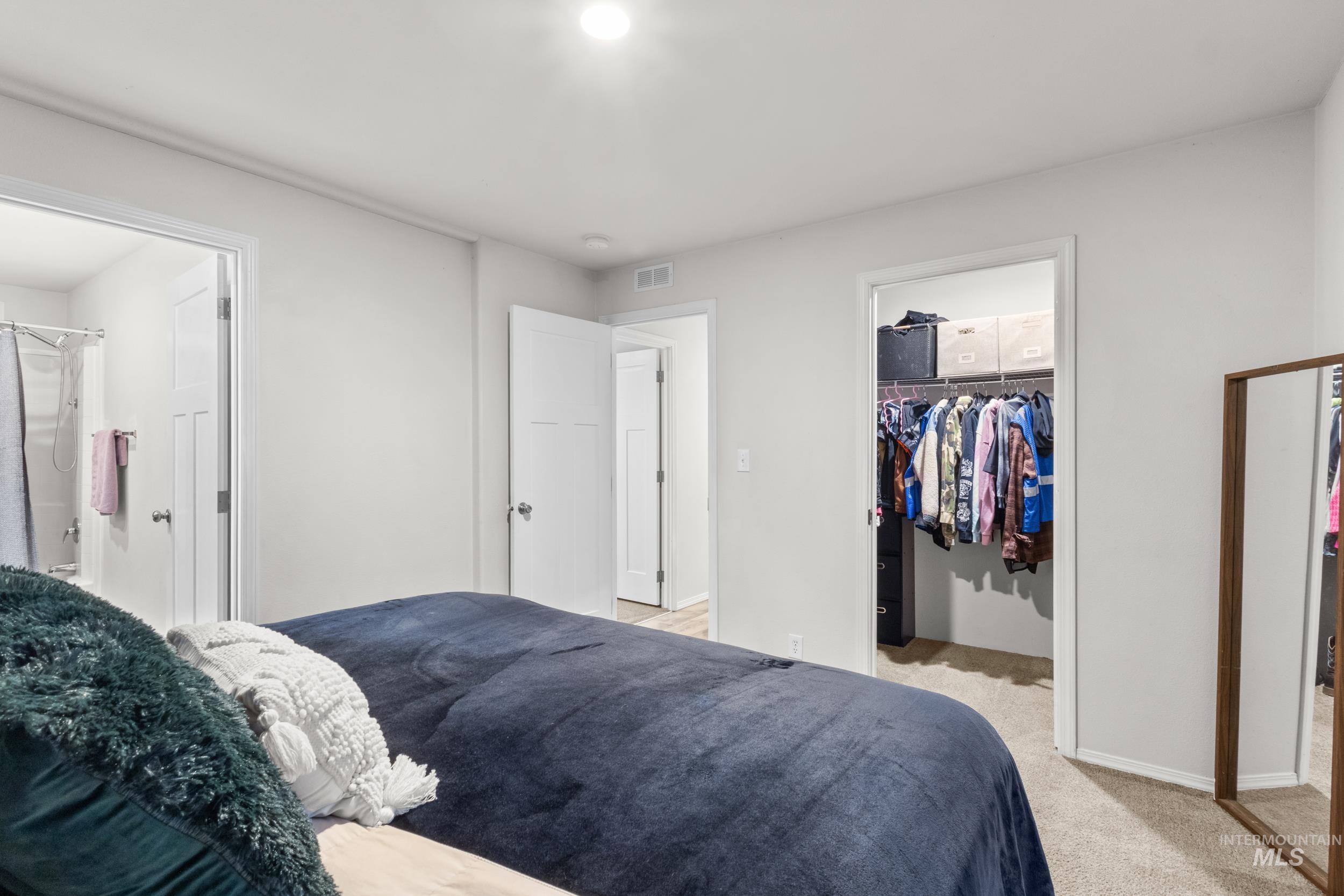 208 E 44th, Garden City, Idaho 83714, 3 Bedrooms, 2 Bathrooms, Residential For Sale, Price $166,000,MLS 98966895