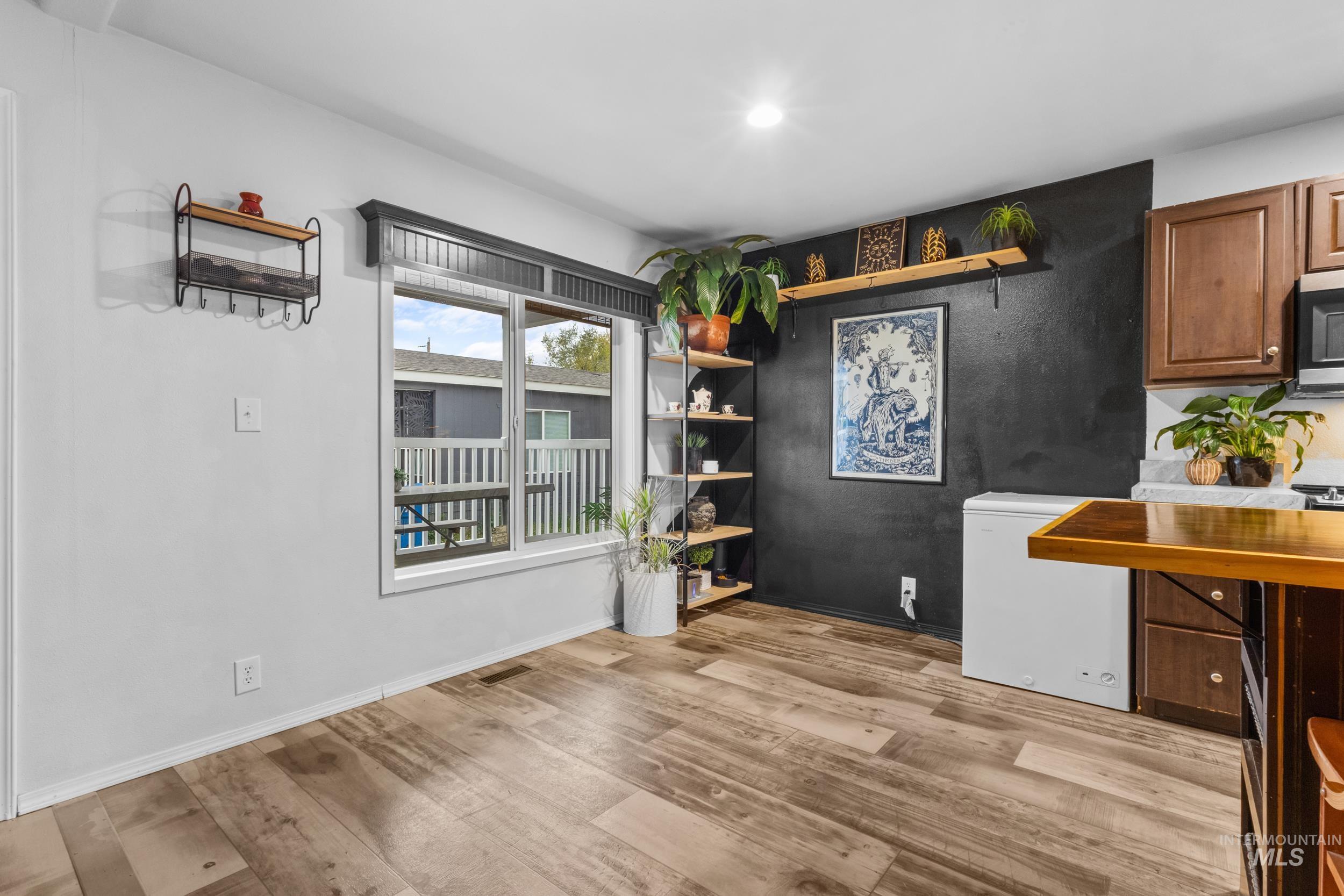 208 E 44th, Garden City, Idaho 83714, 3 Bedrooms, 2 Bathrooms, Residential For Sale, Price $166,000,MLS 98966895