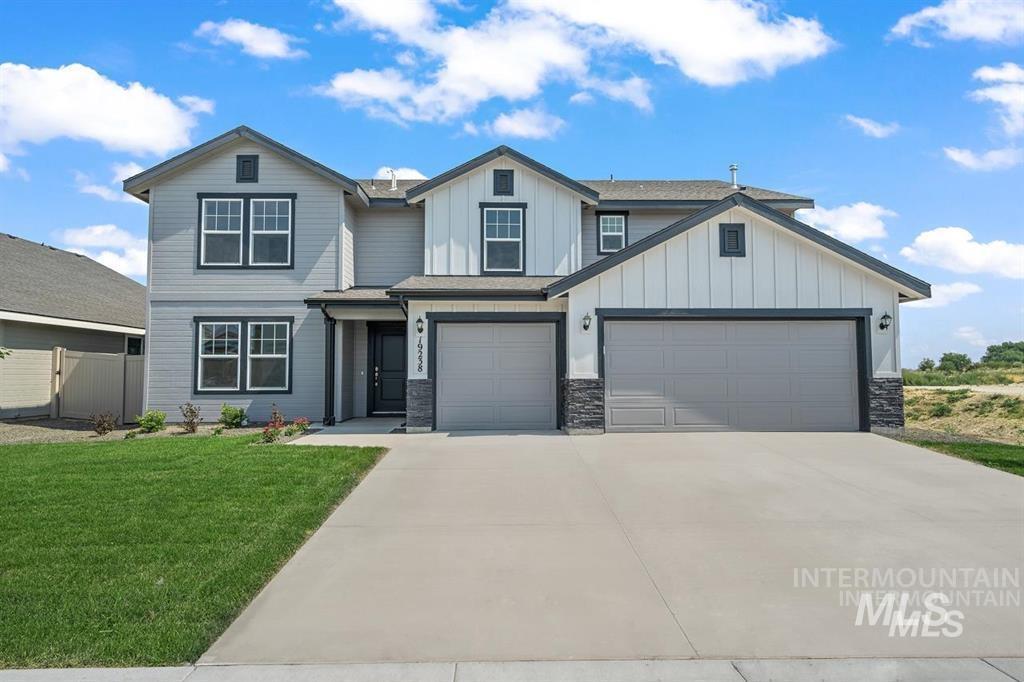 1586 SW Silverstone Ave, Mountain Home, Idaho 83647, 4 Bedrooms, 4 Bathrooms, Residential For Sale, Price $467,990,MLS 98966902