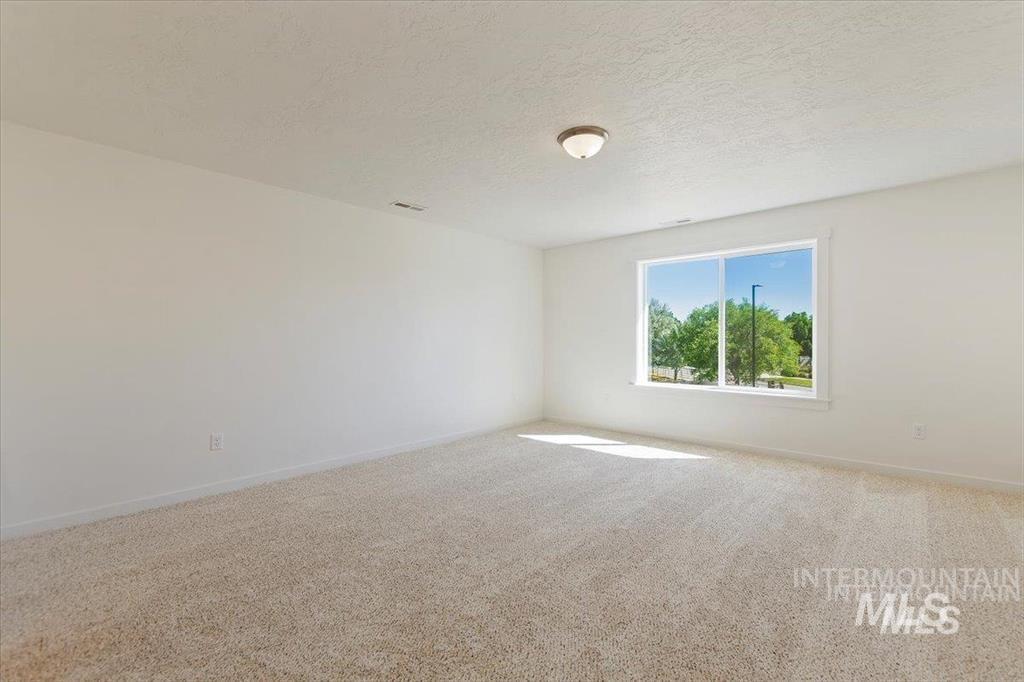 1586 SW Silverstone Ave, Mountain Home, Idaho 83647, 4 Bedrooms, 4 Bathrooms, Residential For Sale, Price $467,990,MLS 98966902