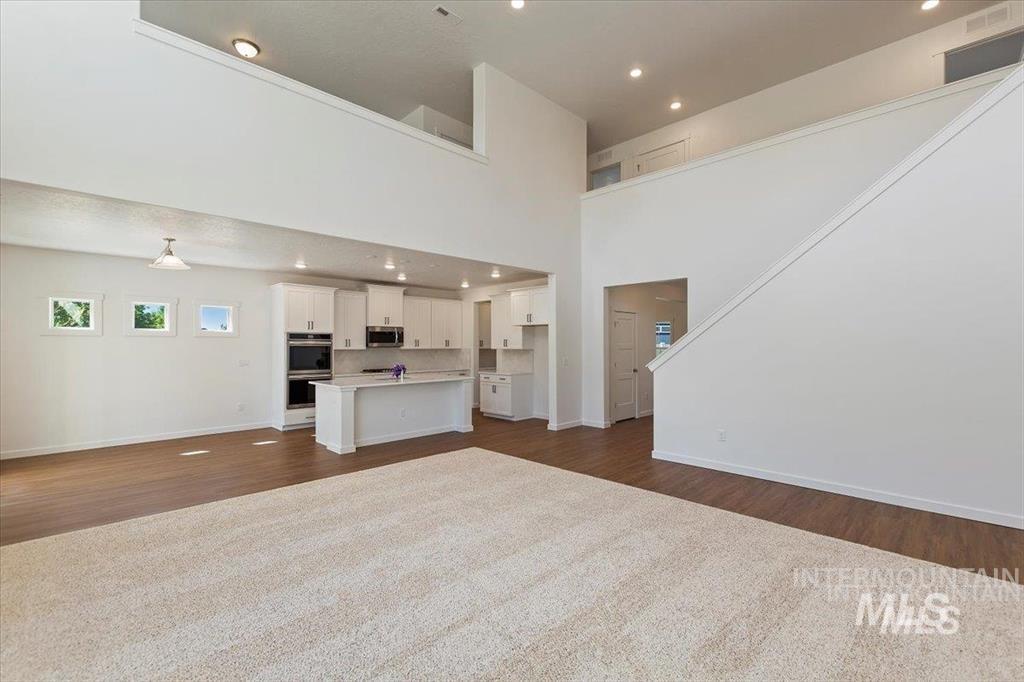 1586 SW Silverstone Ave, Mountain Home, Idaho 83647, 4 Bedrooms, 4 Bathrooms, Residential For Sale, Price $467,990,MLS 98966902