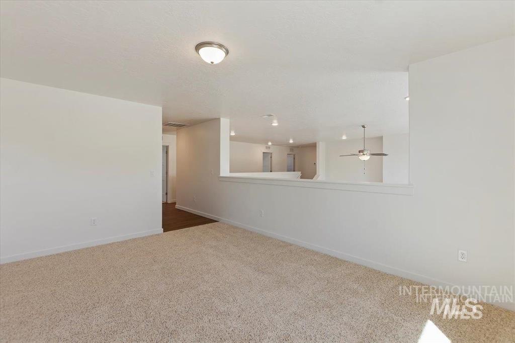 1586 SW Silverstone Ave, Mountain Home, Idaho 83647, 4 Bedrooms, 4 Bathrooms, Residential For Sale, Price $467,990,MLS 98966902